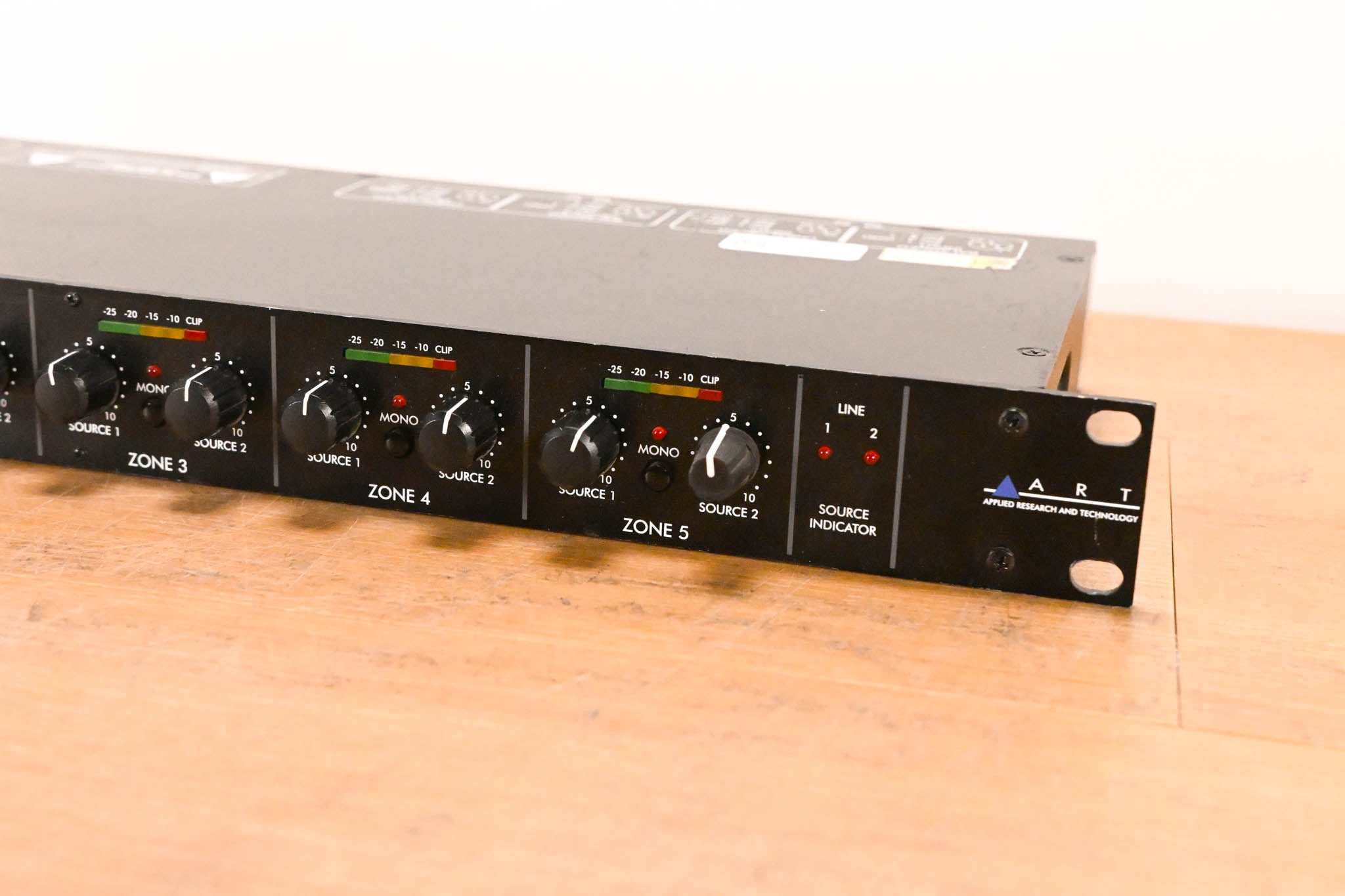 ART MX225 Five-Zone Distribution Mixer