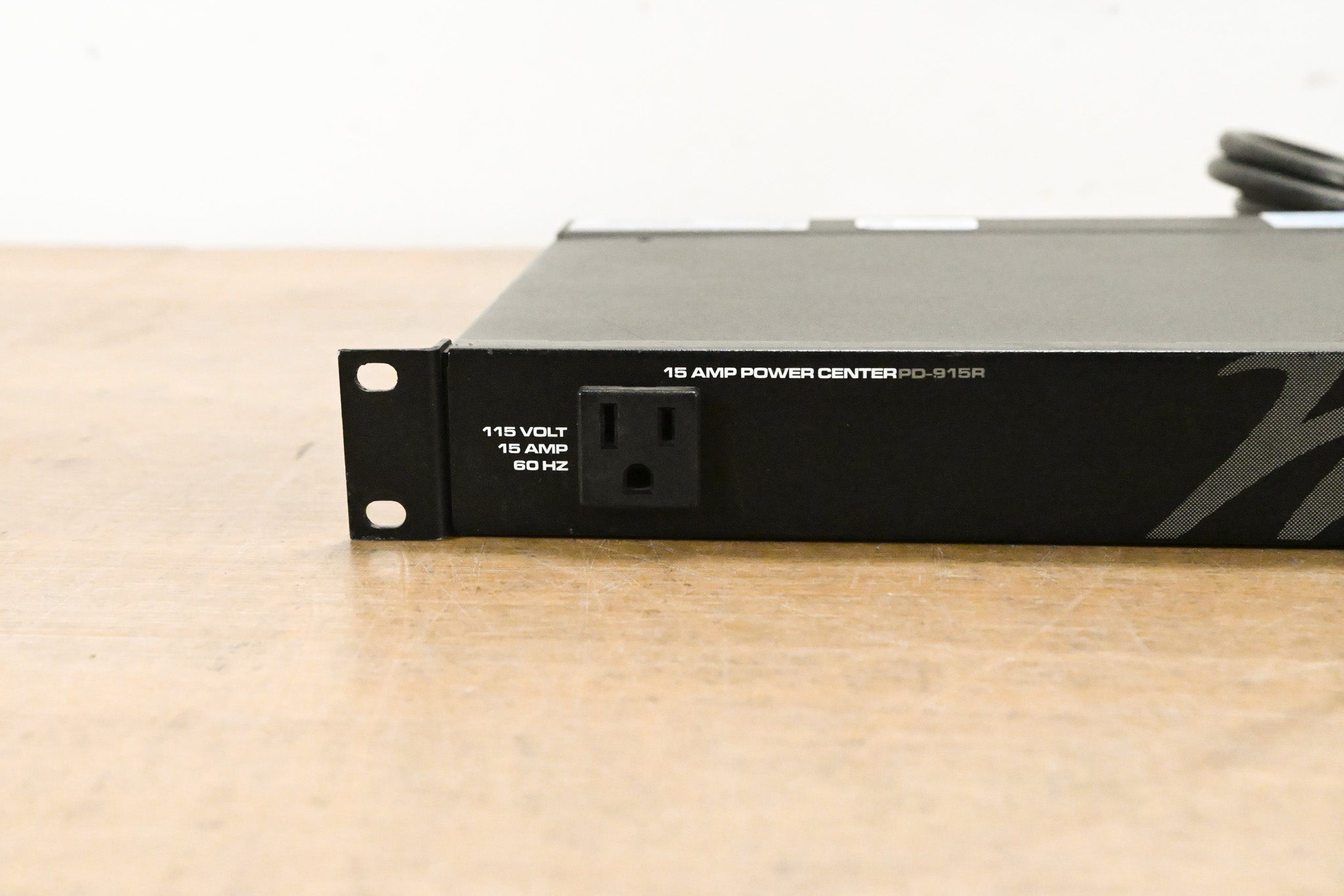 Middle Atlantic PD-915R 9-Outlet Rackmount Power Distribution Unit