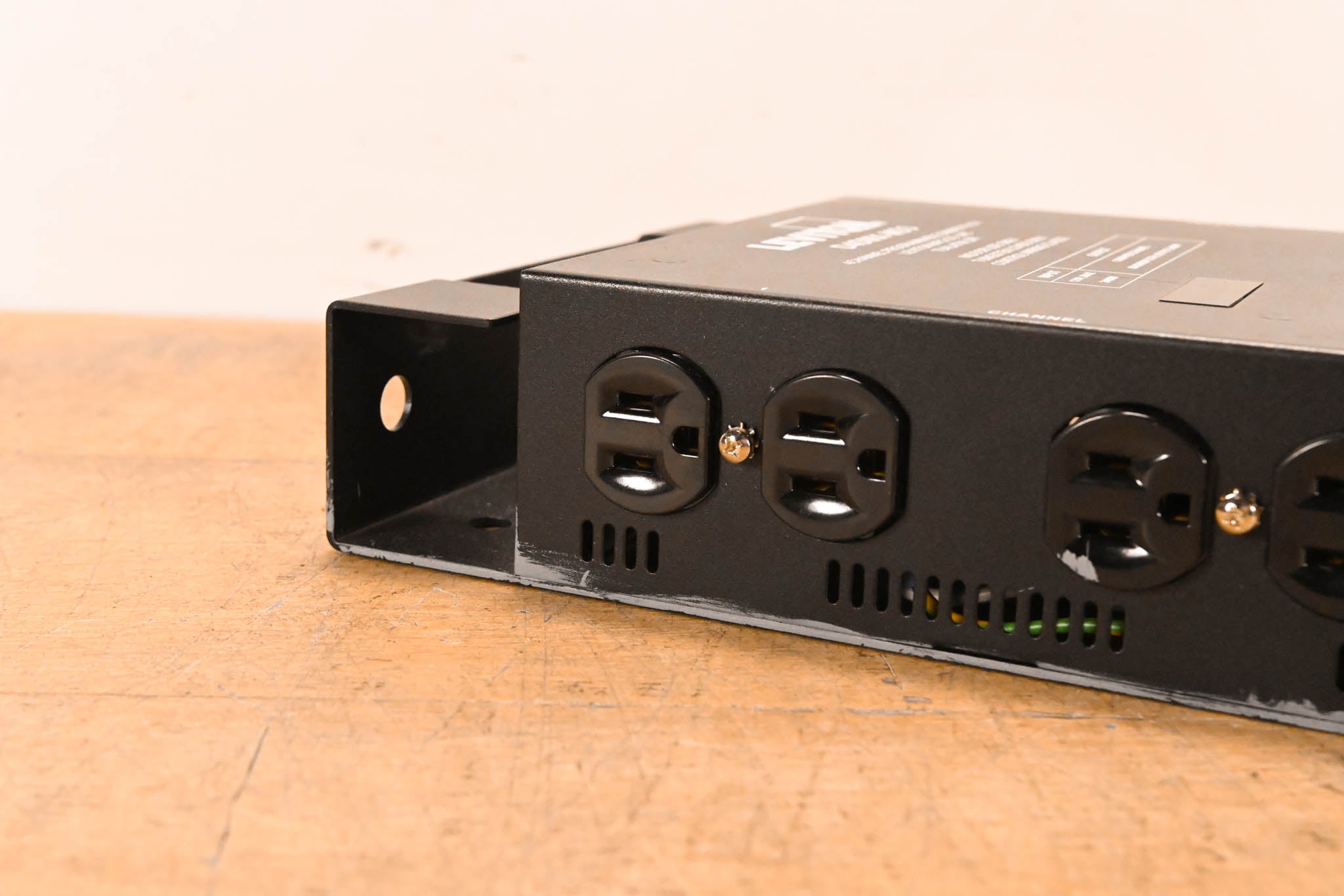 Leviton D4DMX-MD3 4-Channel Programmable Dimmer Pack