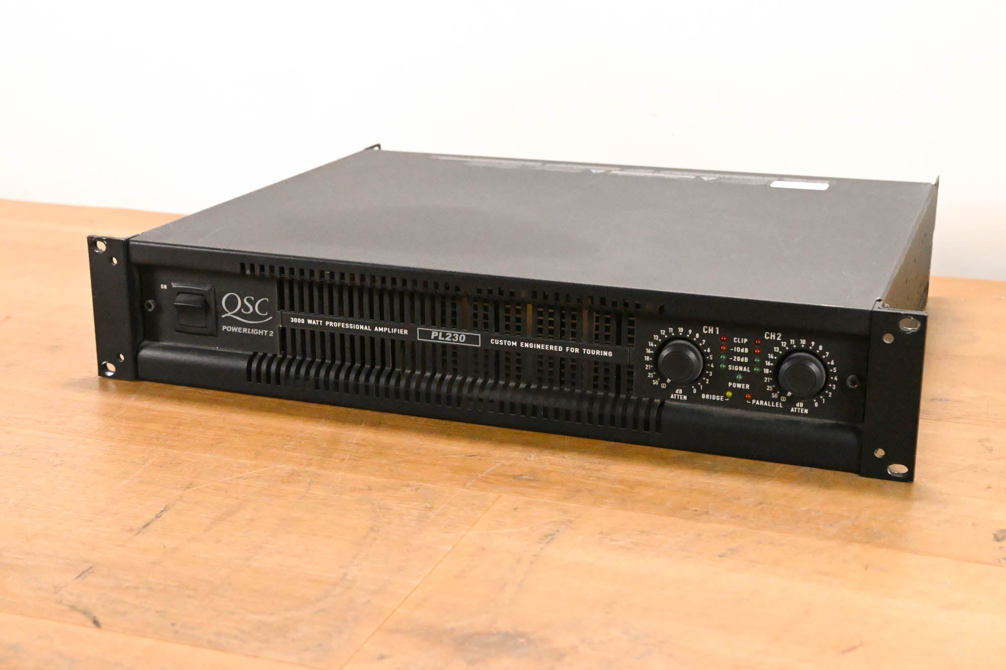 QSC PL230 PowerLight 2 Series 2-Channel 1500W Power Amplifier