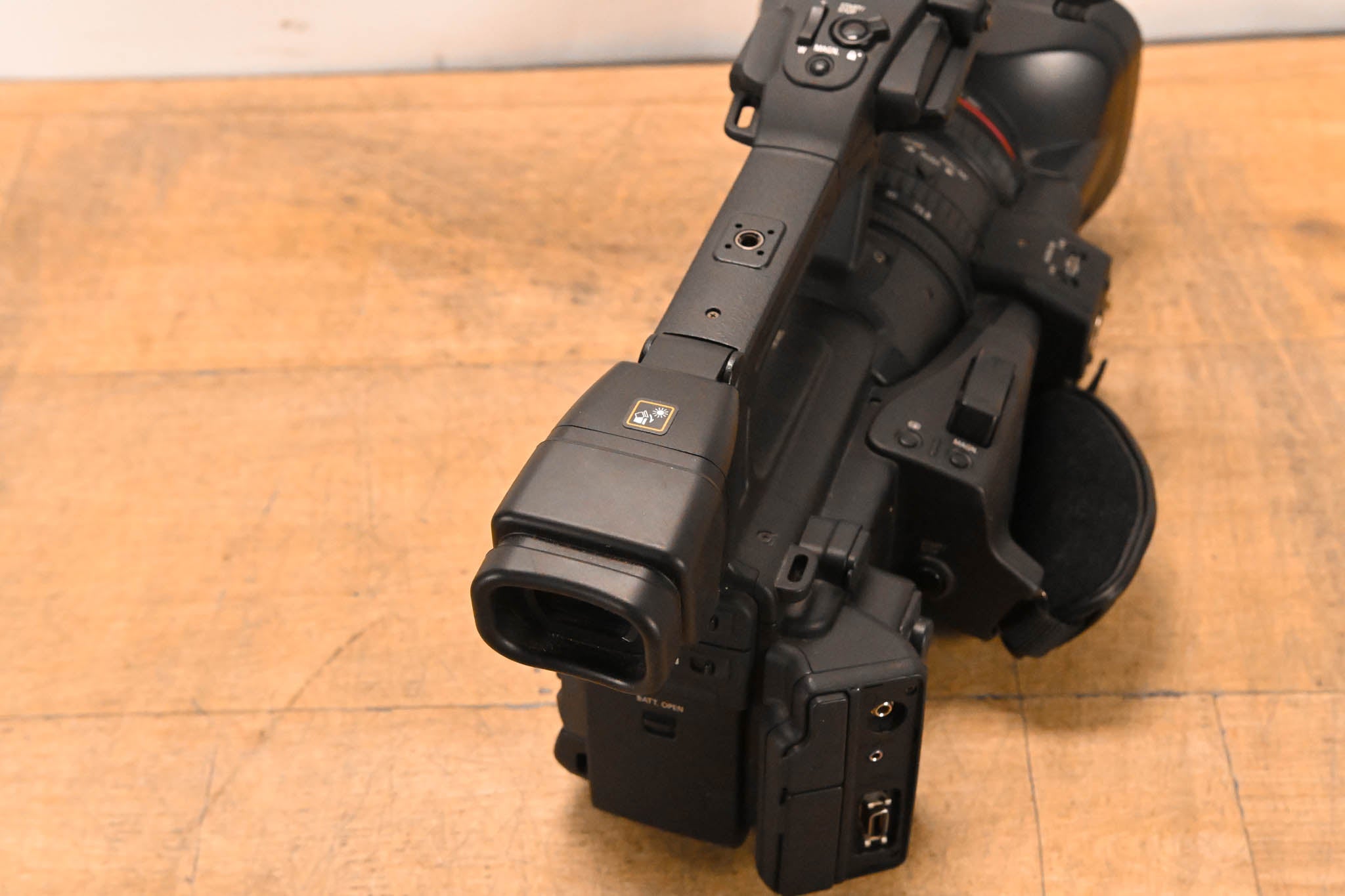 Canon XF305 Professional Camcorder