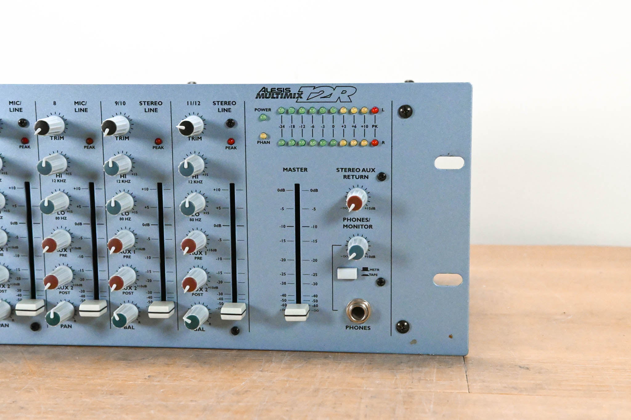 Alesis MultiMix 12R Rack-Mountable 12-Channel Stereo Mixer