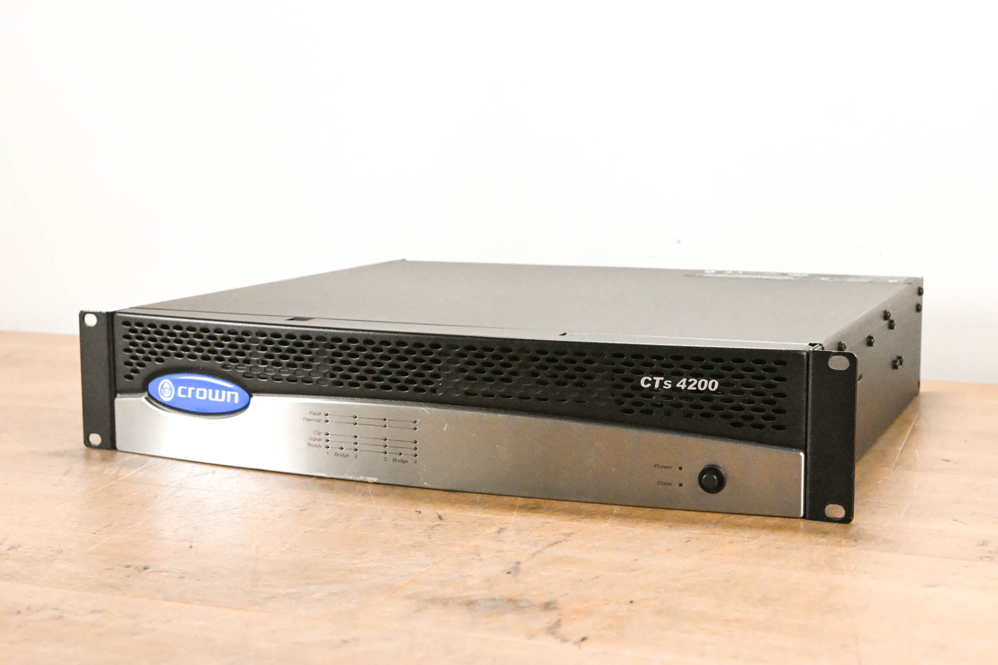 Crown CTs 4200 Four-Channel, 260W Power Amplifier