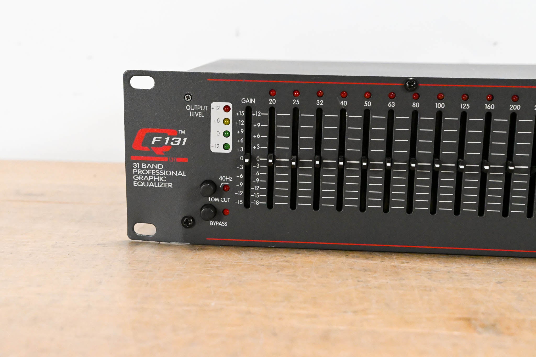 Peavey QF 131 31-Band Graphic Equalizer