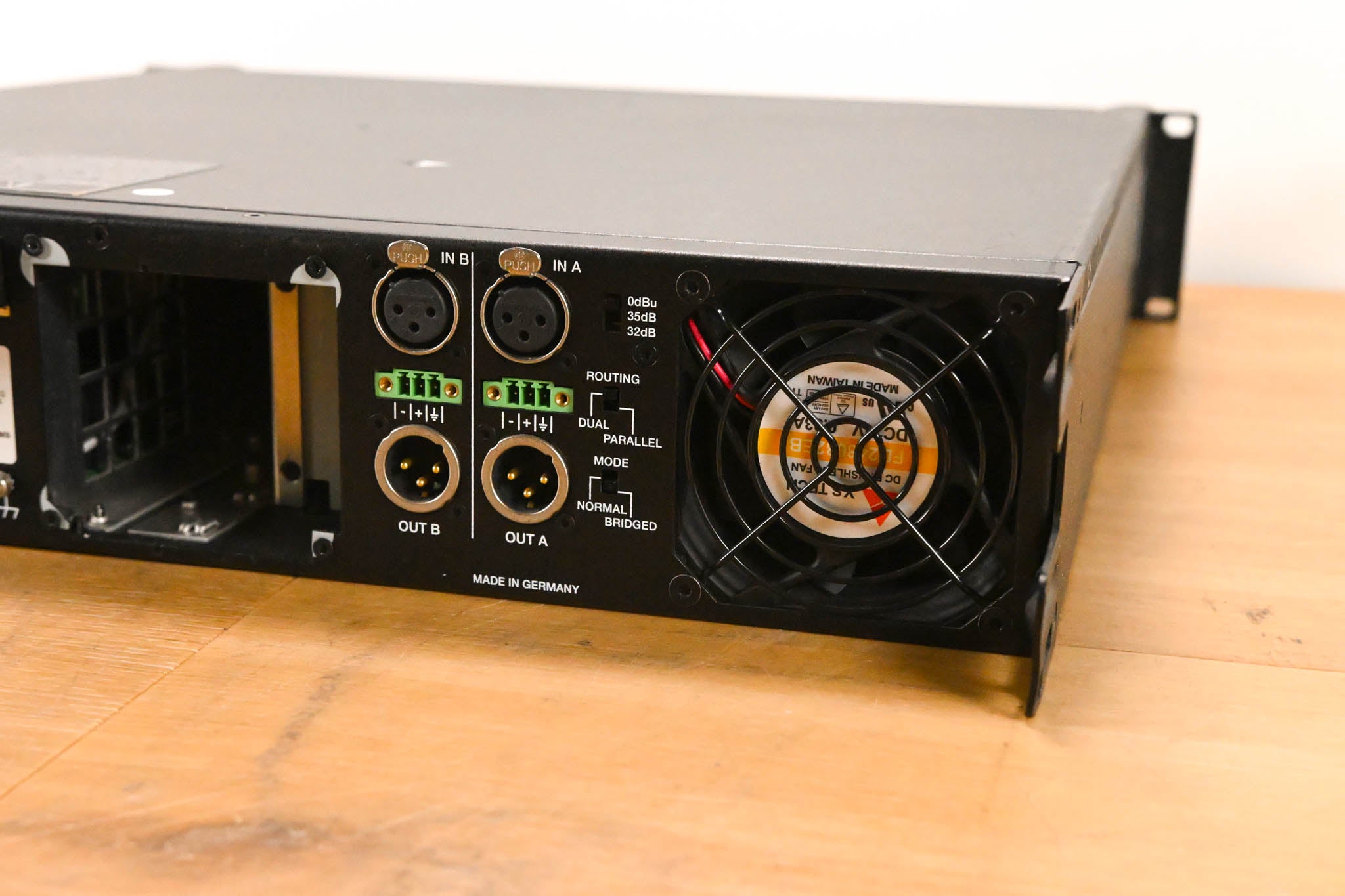 Electro-Voice (EV) TG-7 Tour-Grade Stereo Power Amplifier