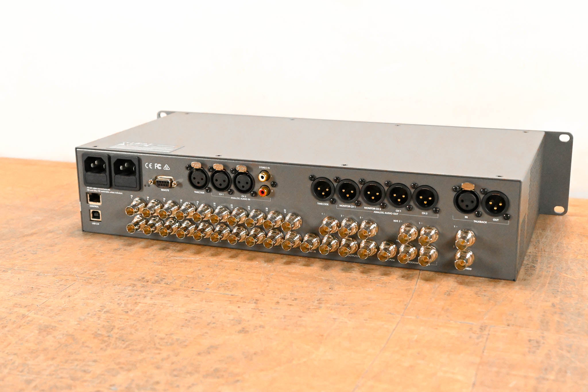 Blackmagic Design ATEM 4 M/E Broadcast Studio 4K