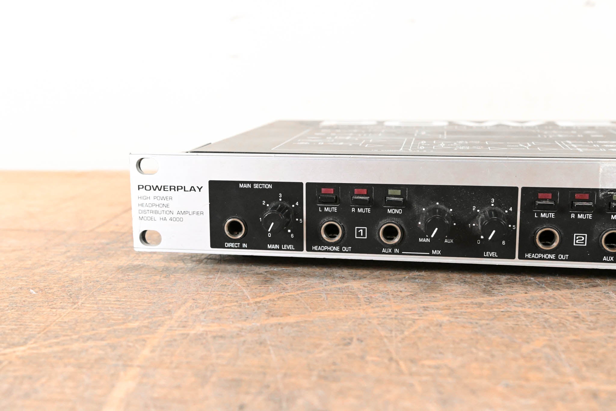 Behringer HA4000 Powerplay 4-Channel Stereo Headphone Amplifier