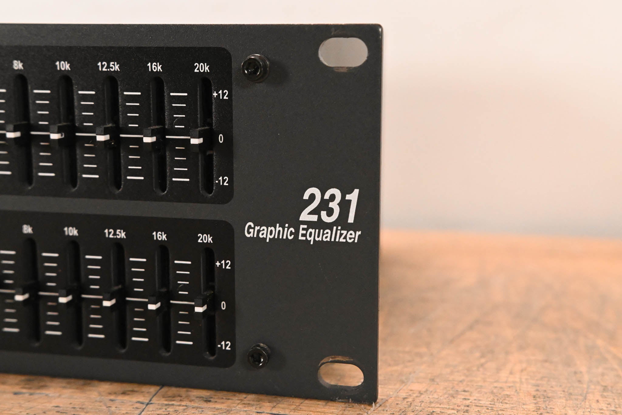 dbx 231 Dual-Channel 31-Band Graphic Equalizer