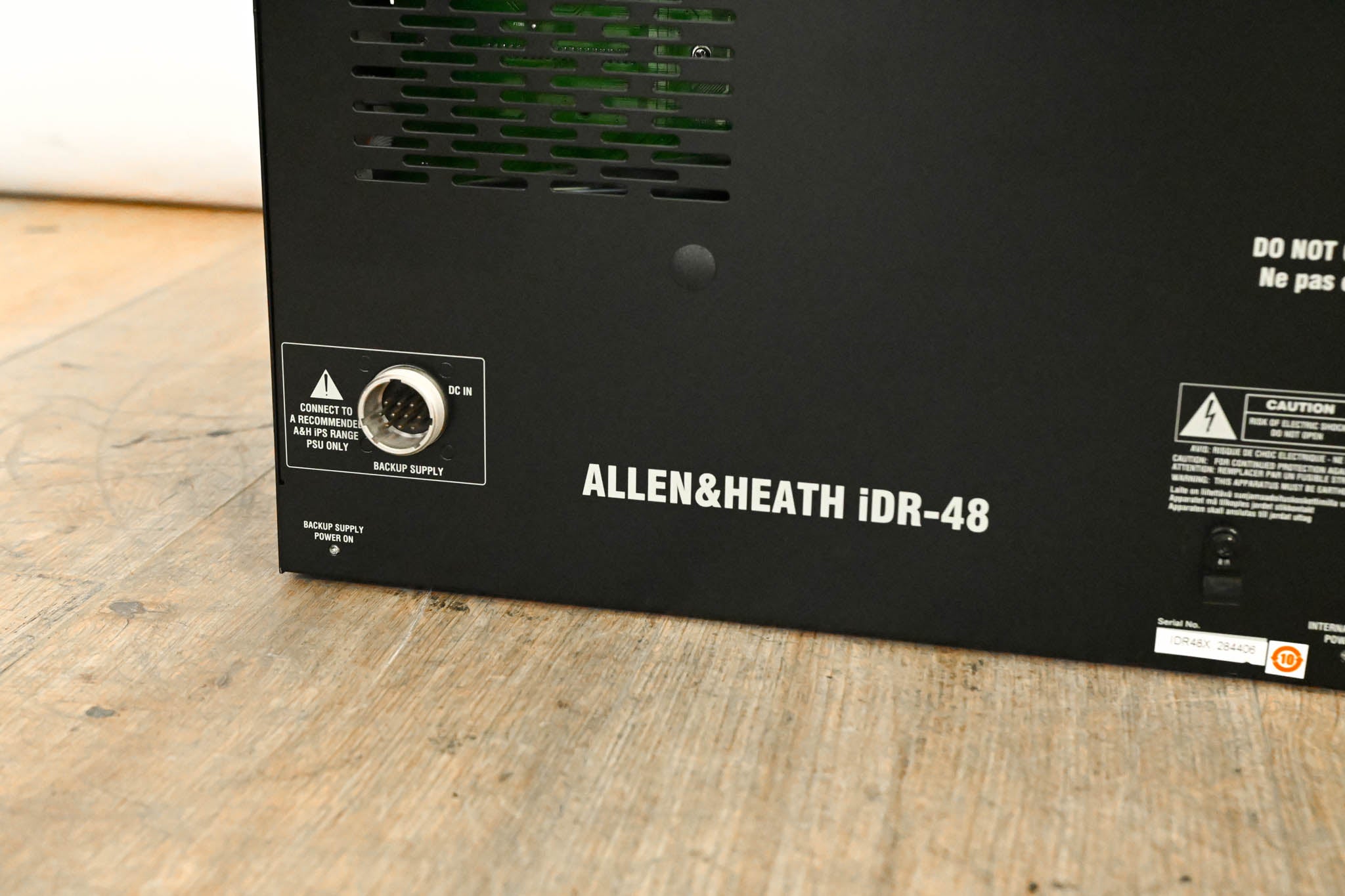 Allen & Heath iLive-T112 Mixing Surface with iDR-48 Fixed Format MixRack
