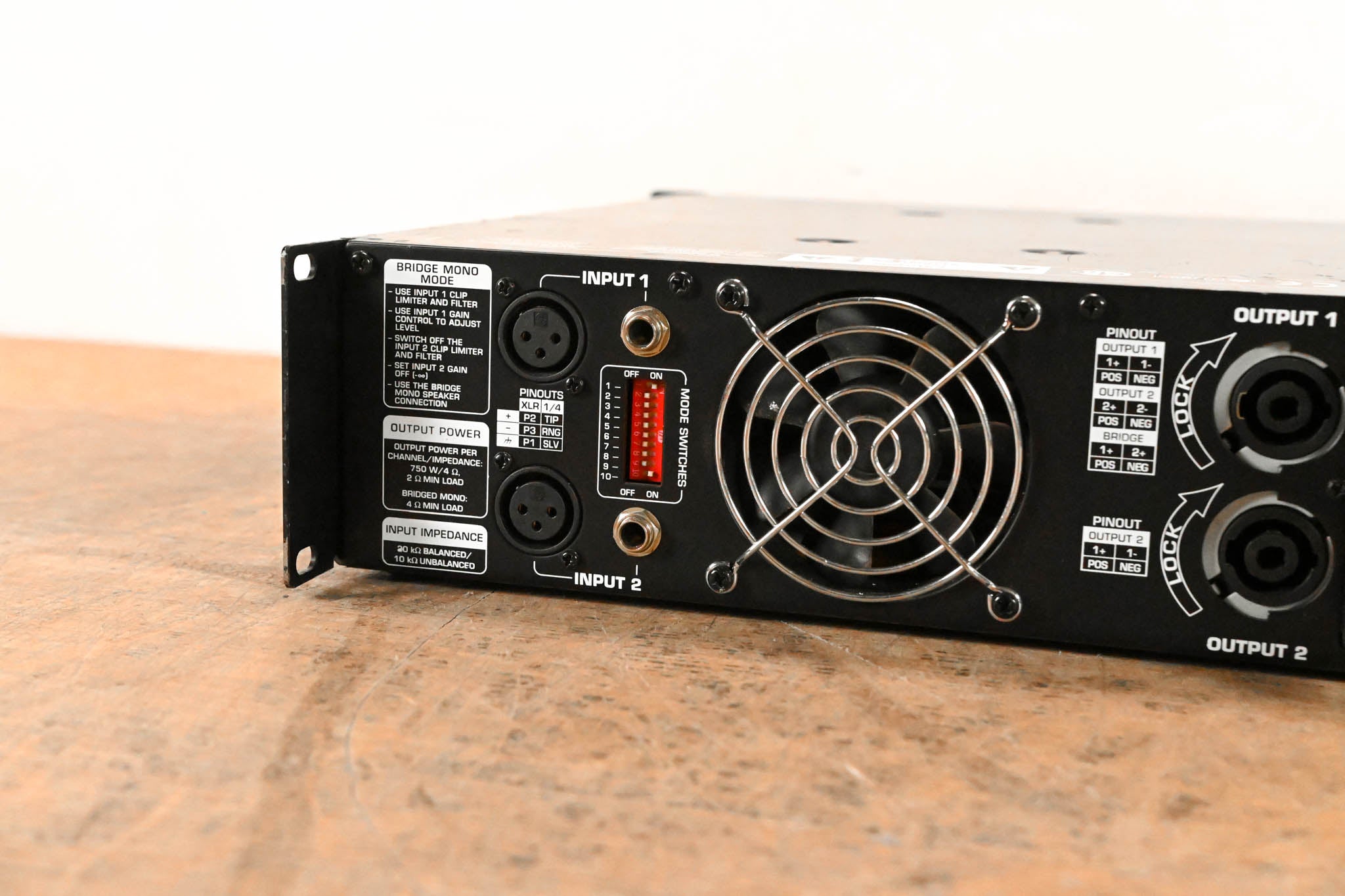 Behringer Europower EP2500 2-Channel Power Amplifier