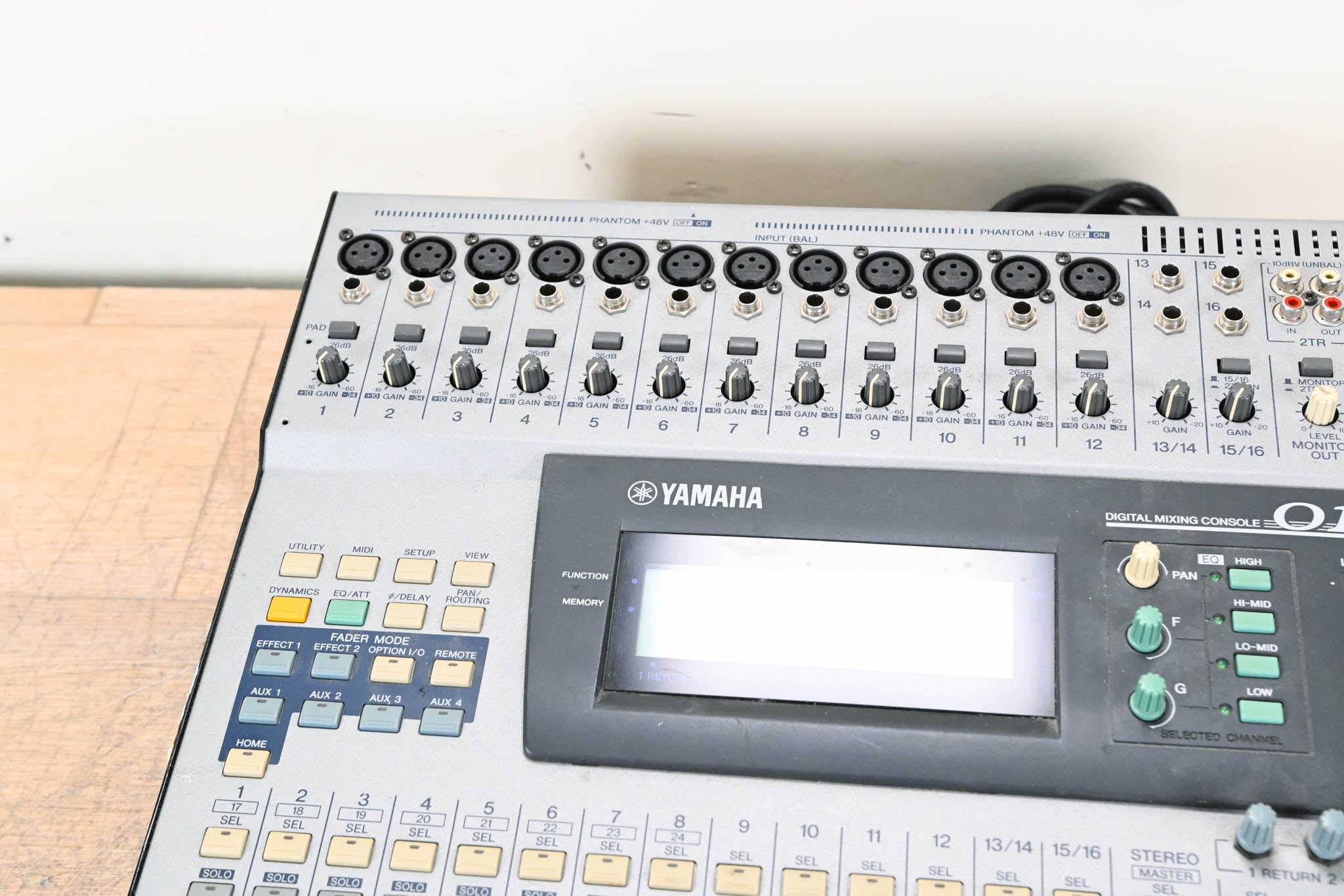 Yamaha 01V 16-Channel Digital Audio Console