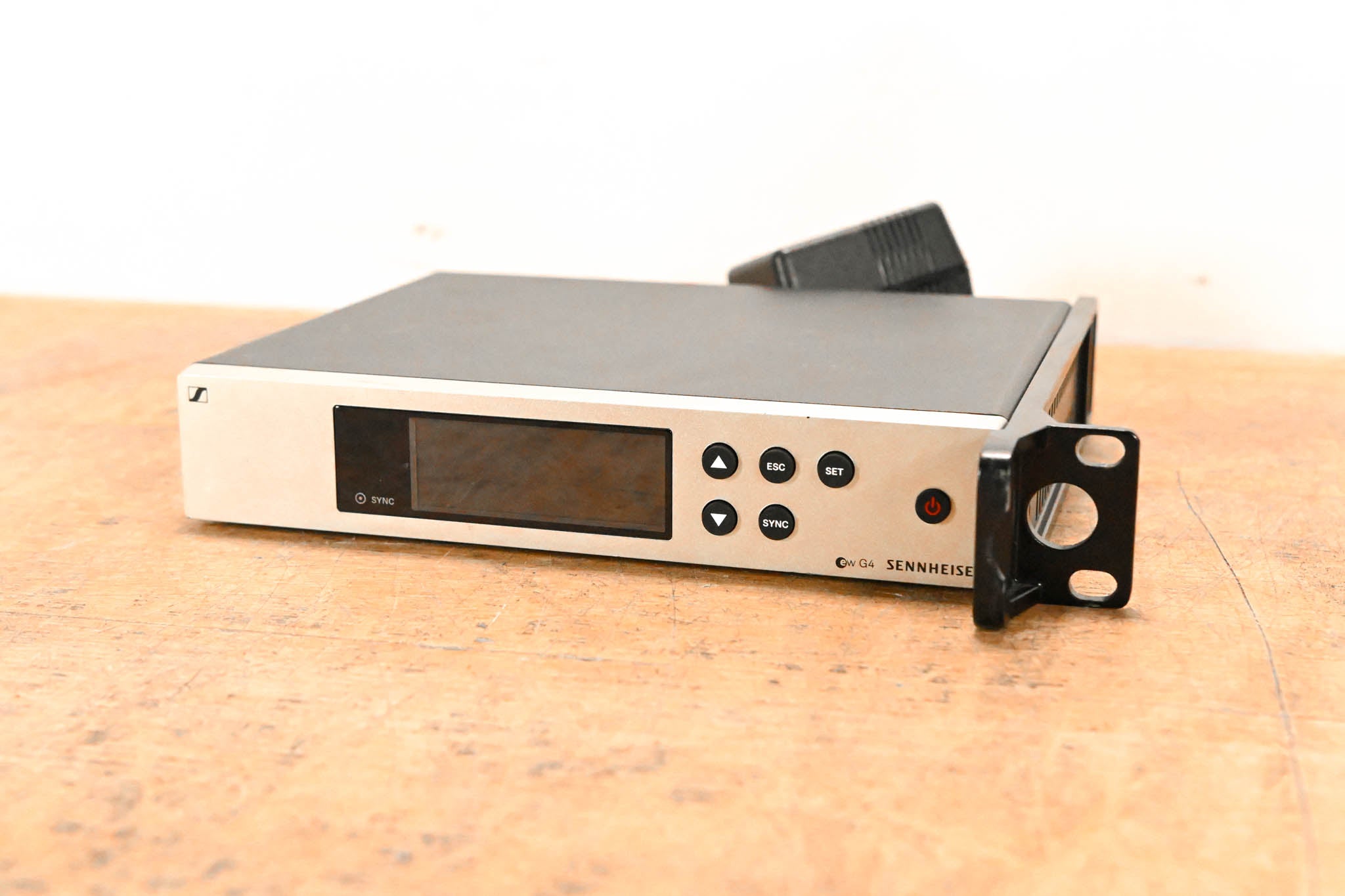 Sennheiser EM 100 G4 Wireless Receiver - A1 Range: 470-516 MHz
