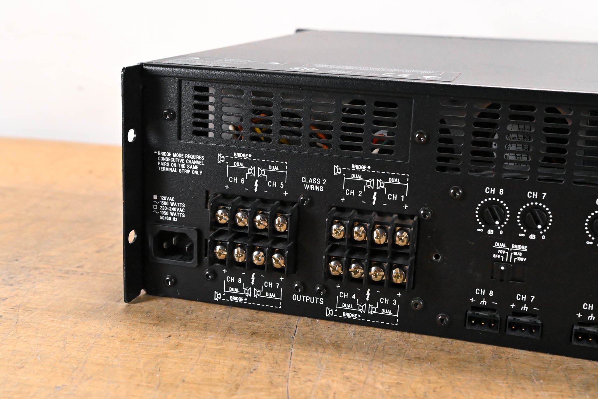 Crown CTs 8200 200W 8-Channel Power Amplifier