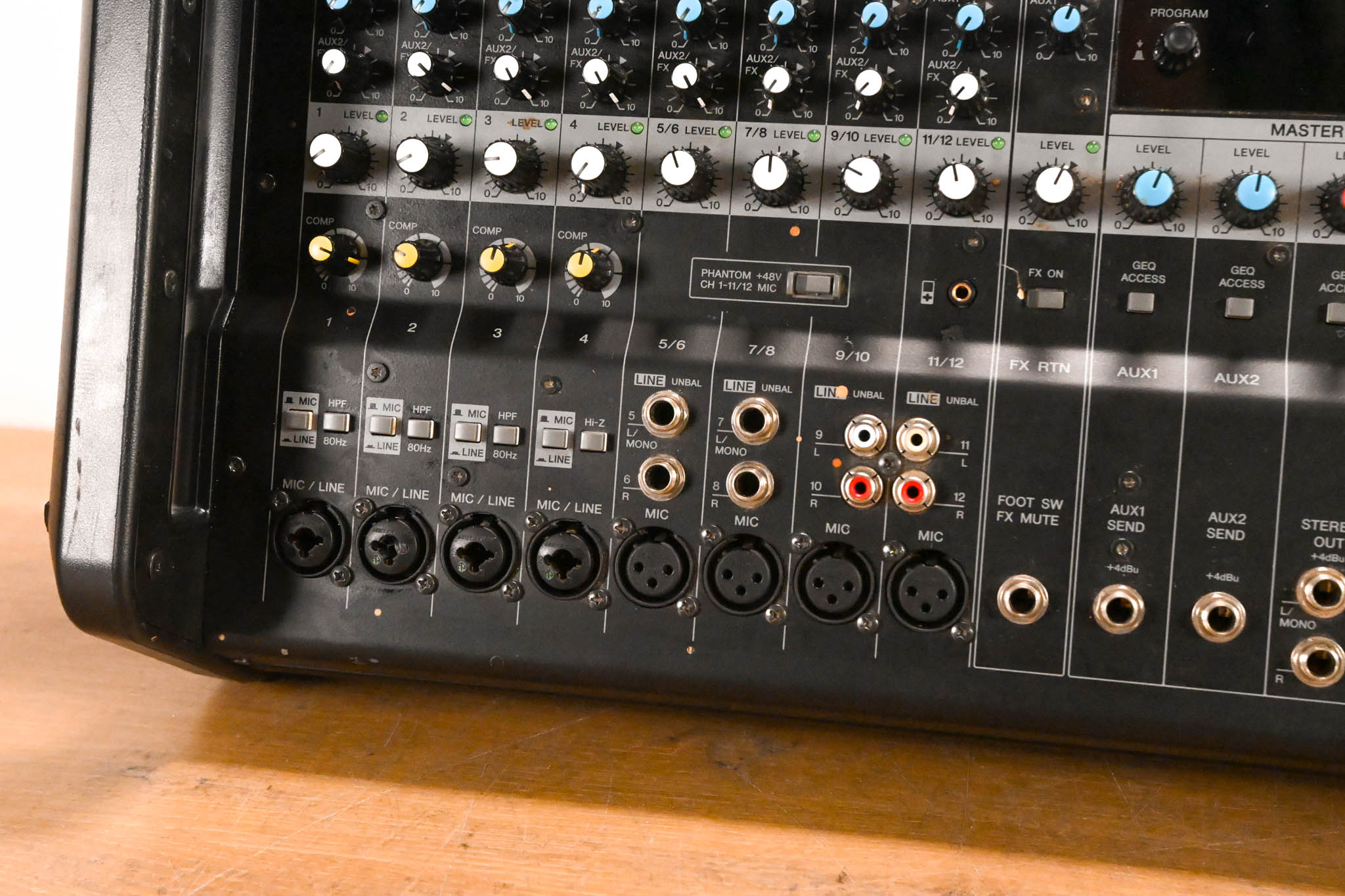 Yamaha EMX7 12-Channel 1420W Powered Mixer
