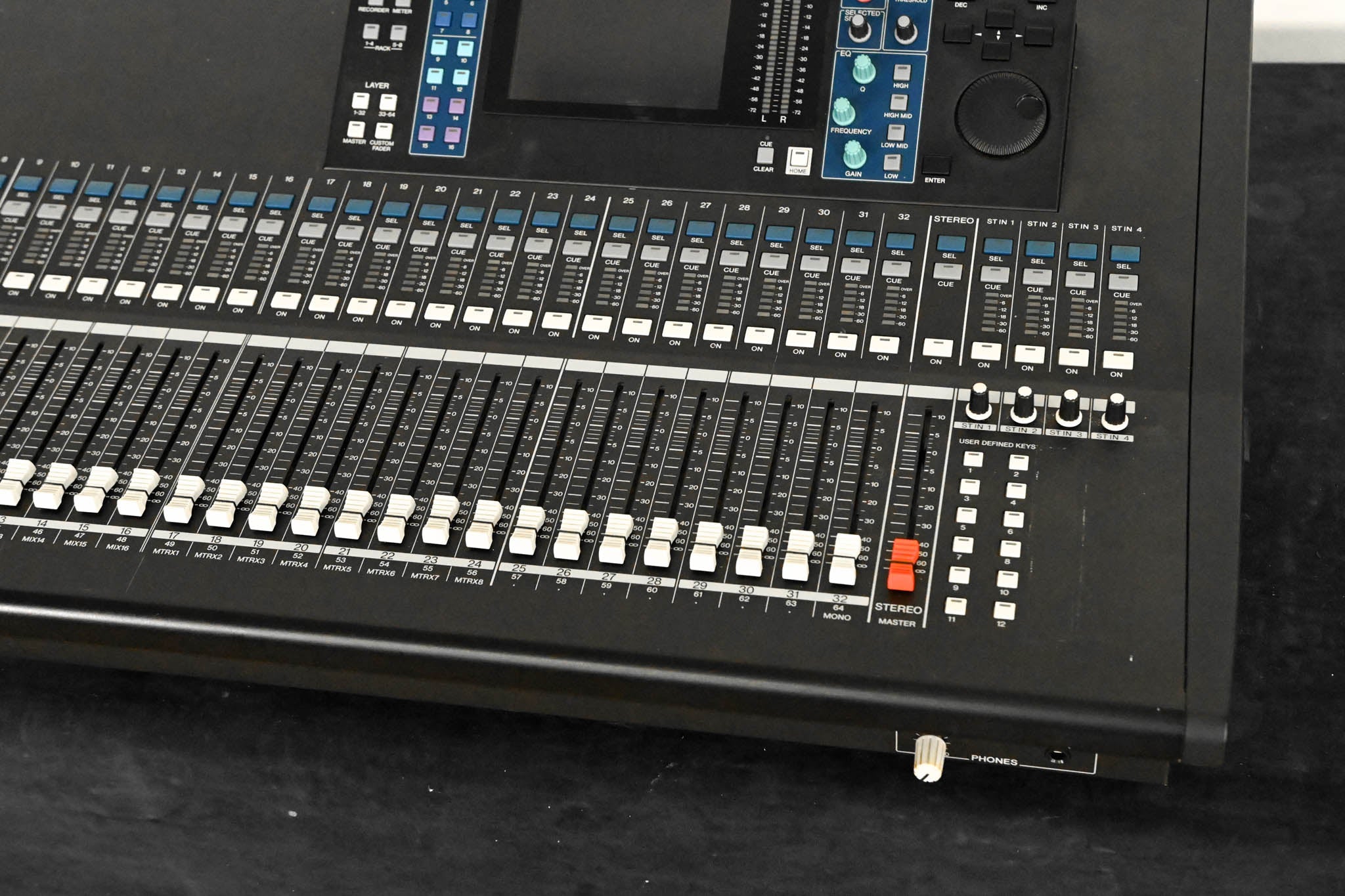 Yamaha LS9-32 32-Input Digital Mixing Console