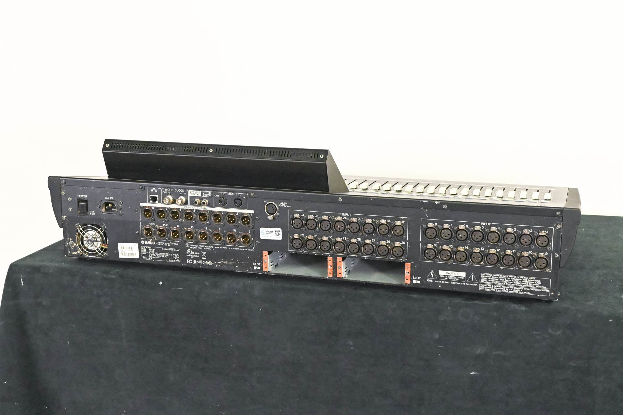 Yamaha LS9-32 32-Input Digital Mixing Console CG01SF2