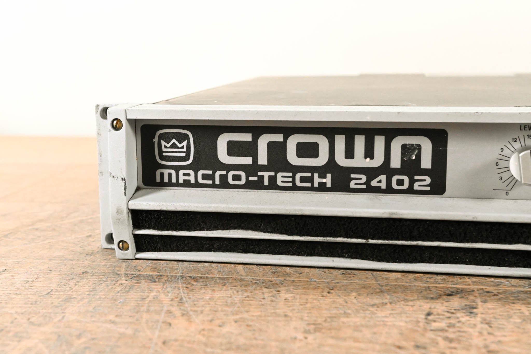 Crown Macro-Tech 2402 2-Channel Power Amplifier