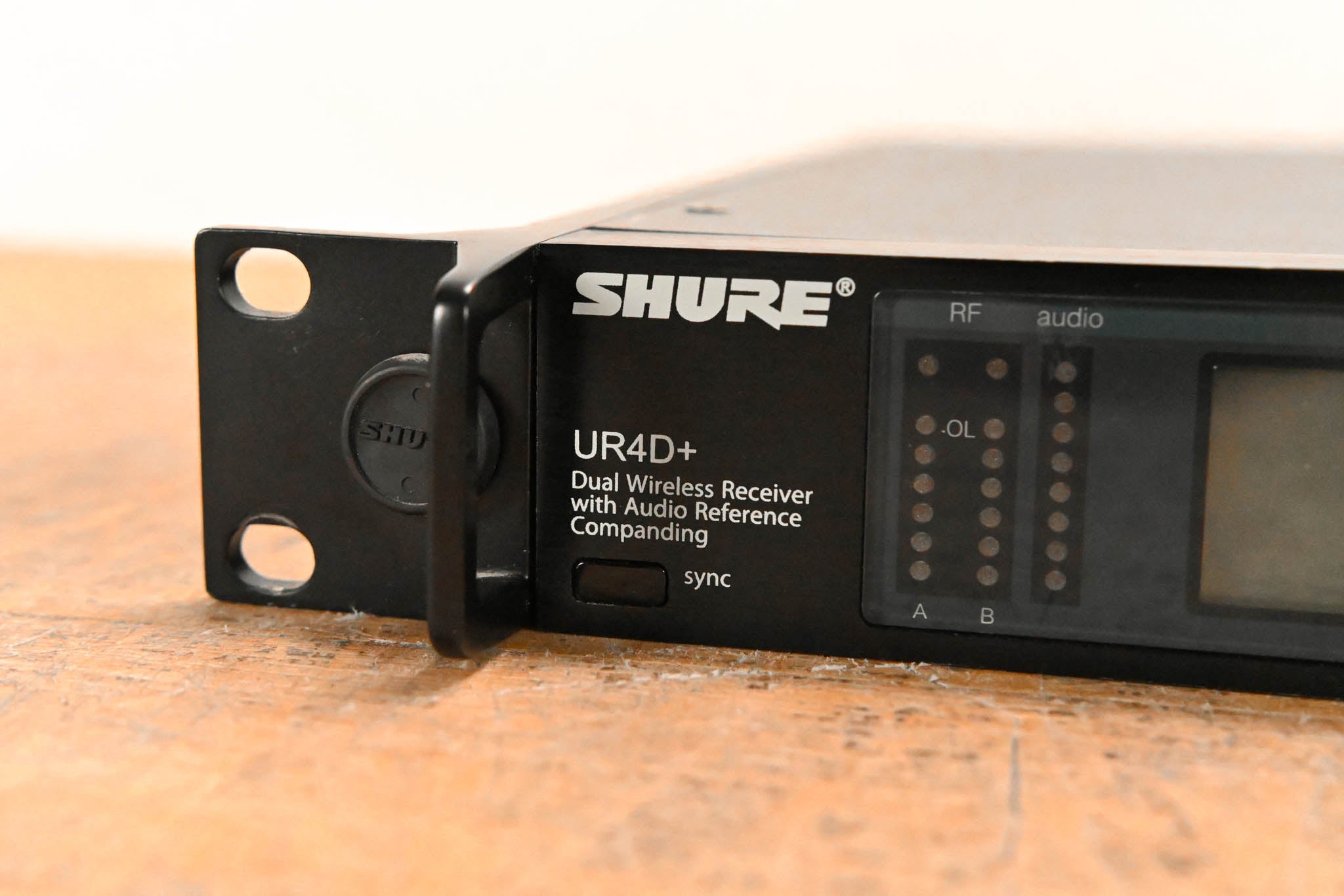 Shure UR4D+ Dual Wireless Receiver w/ two Bodypacks J5 Band: 578-638 MHz