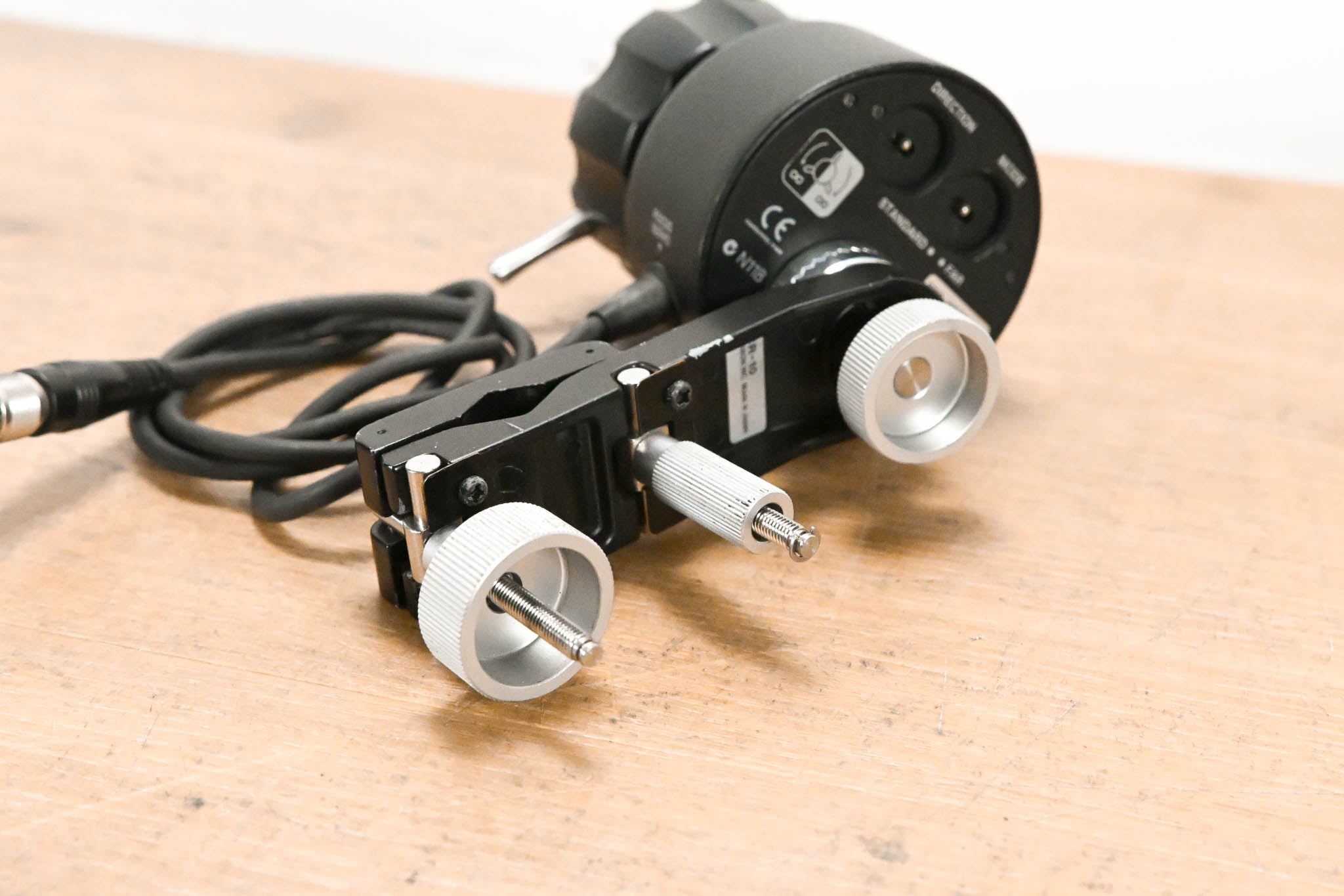 Canon FPD-400D Digital Focus Servo Demand with CR-10 Mount Clamp