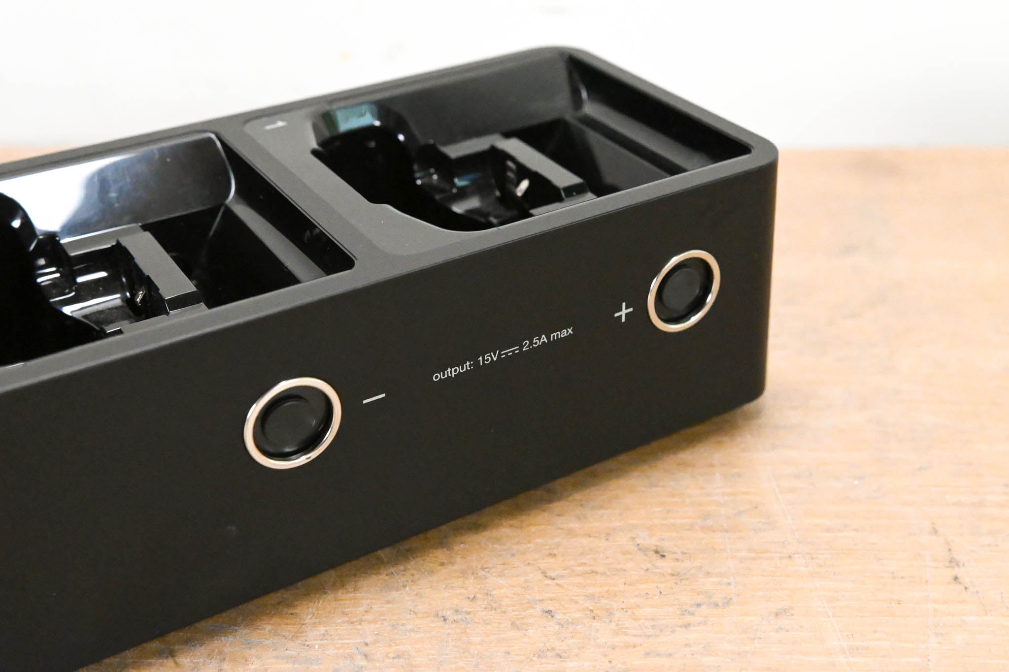 Shure SBC220 Networked 2-Bay Battery Charger (NO POWER SUPPLY)