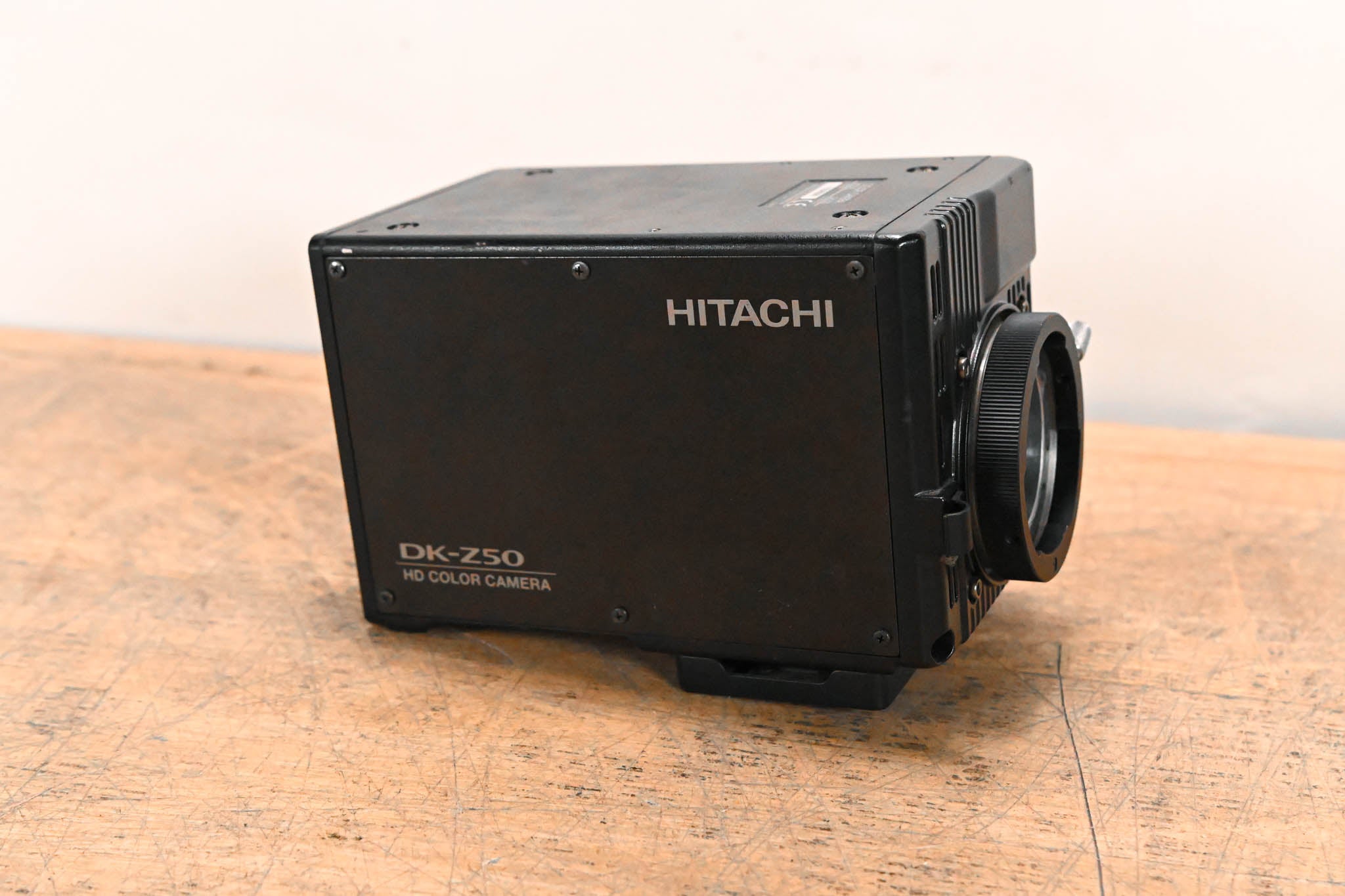 Hitachi DK-Z50 Multi-Format HDTV/SD Box Camera