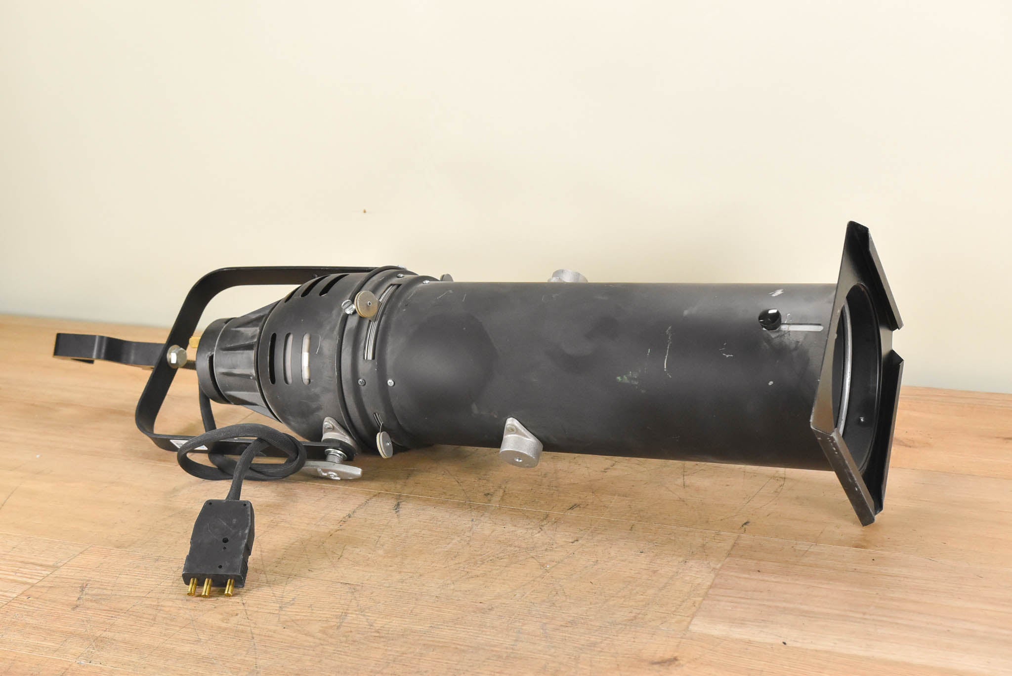 L&E AQ61 Ellipsoidal Light (Unknown Lens Degree)