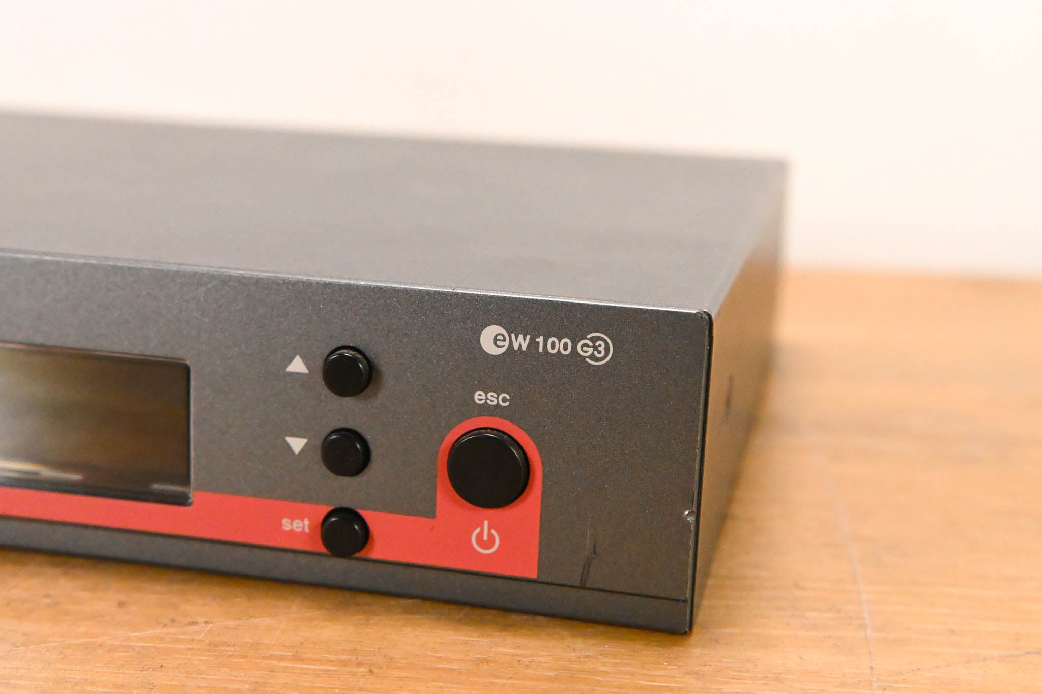 Sennheiser EM 100 G3 Wireless Receiver - 823-865 MHz (NO POWER SUPPLY)
