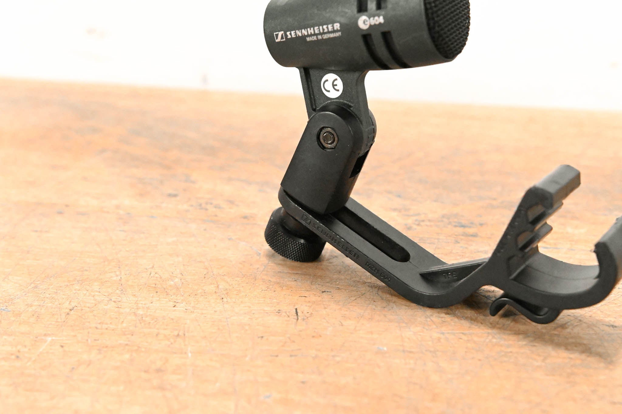 Sennheiser e 604 Dynamic Cardioid Instrument Microphone
