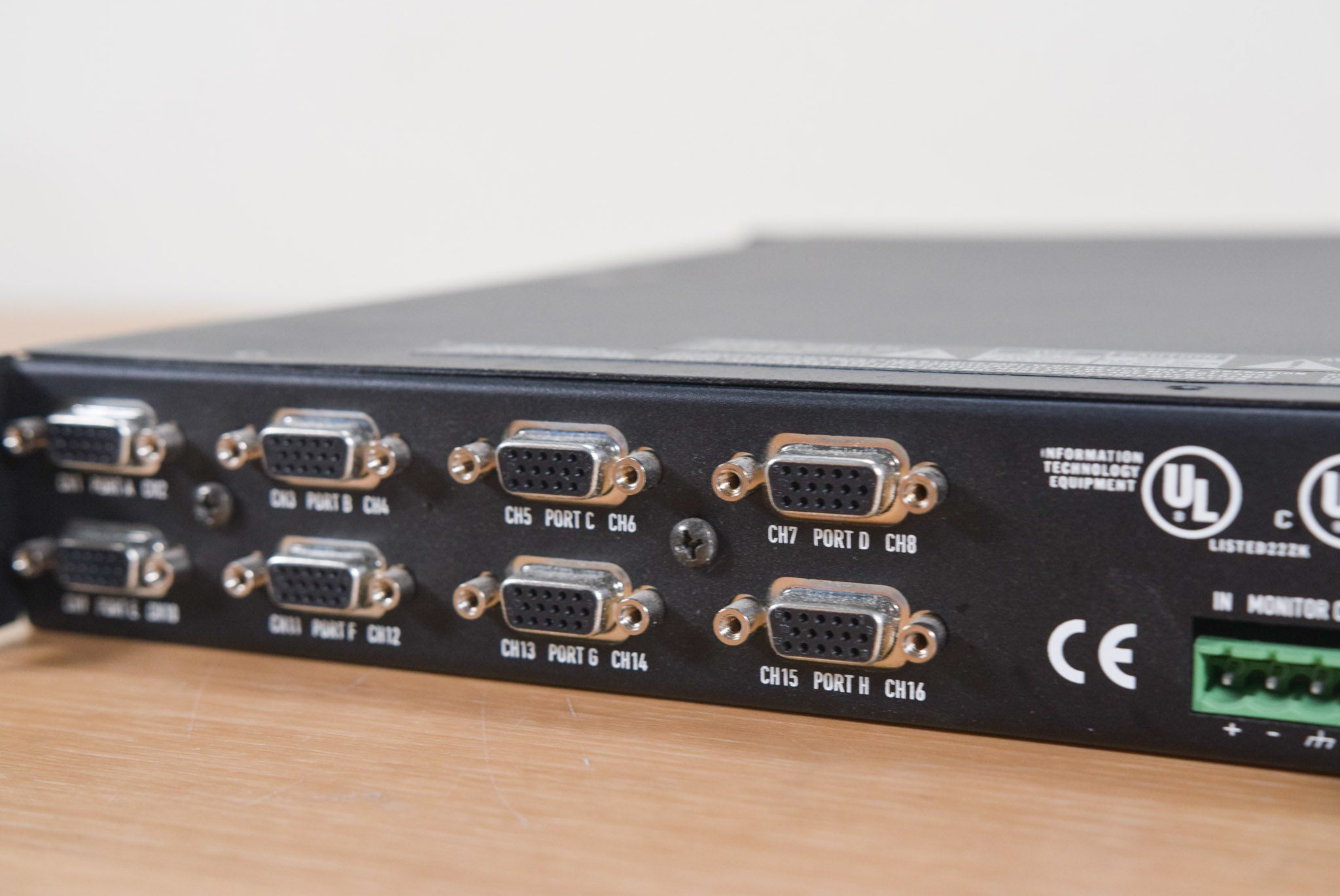 QSC Basis 904zz Amplifier/Loudspeaker Control Processor