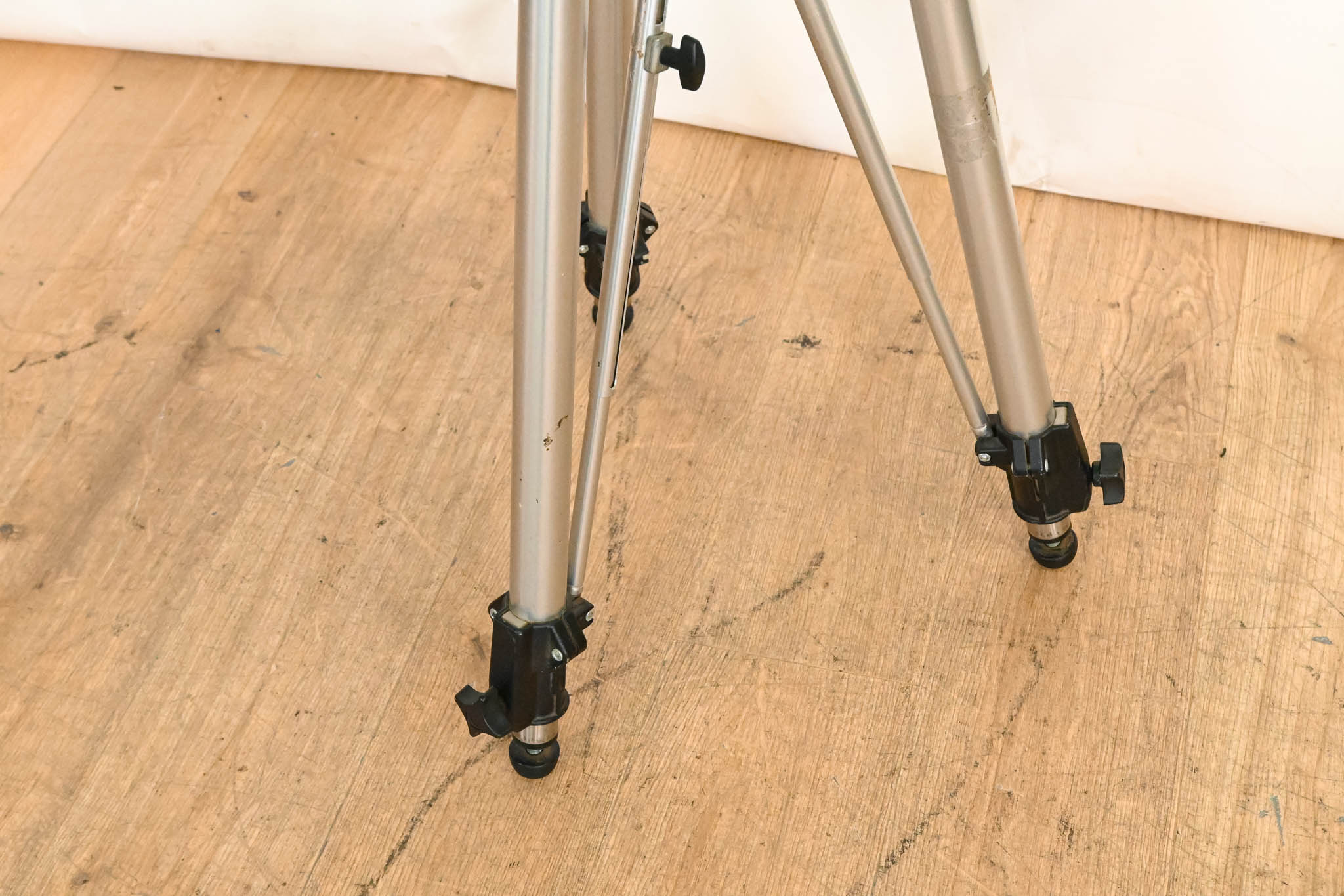 Manfrotto/Bogen 3068 Video Tripod with 3066 Fluid Head