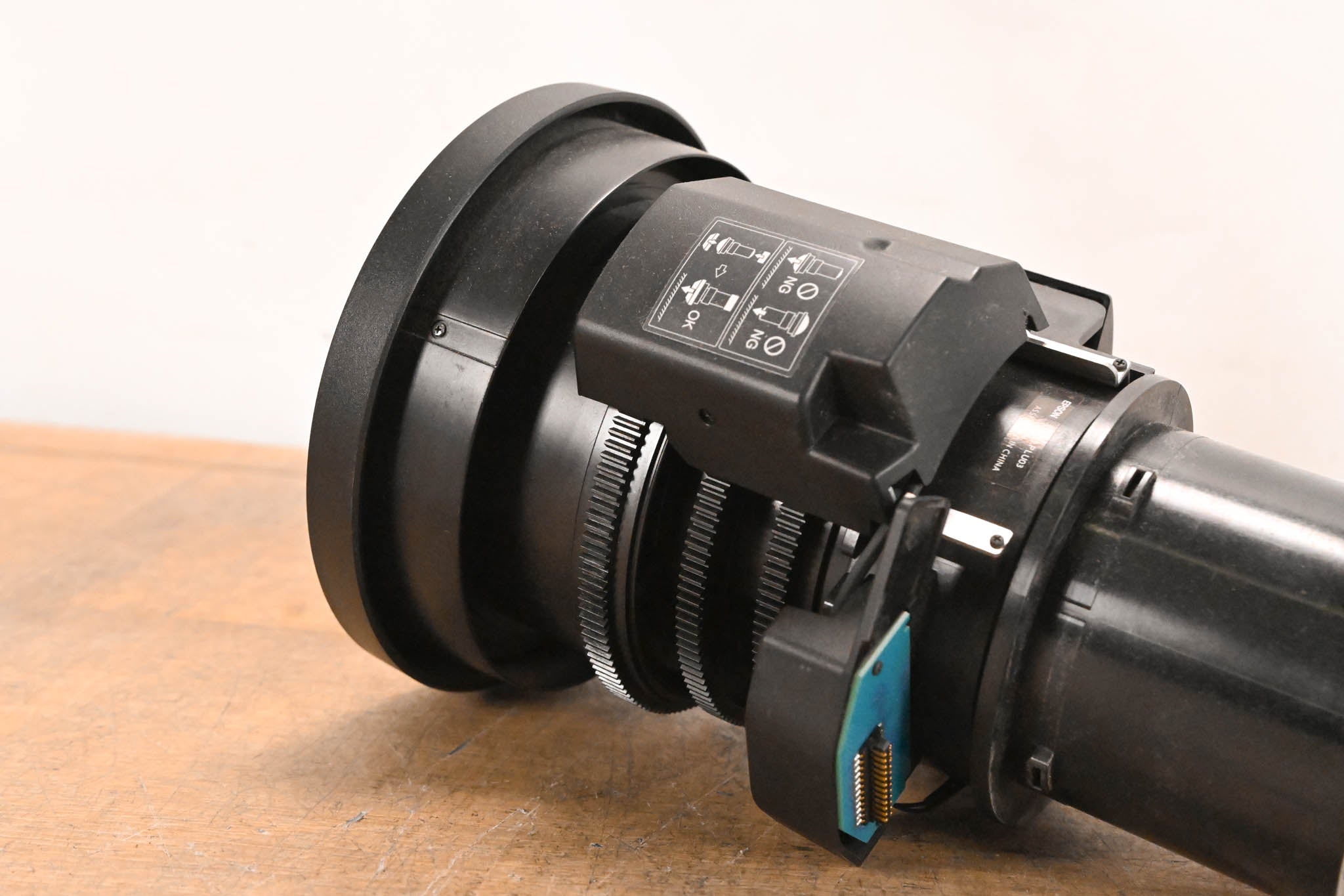 Epson ELPLU03 Wide Short Throw Zoom Lens #1
