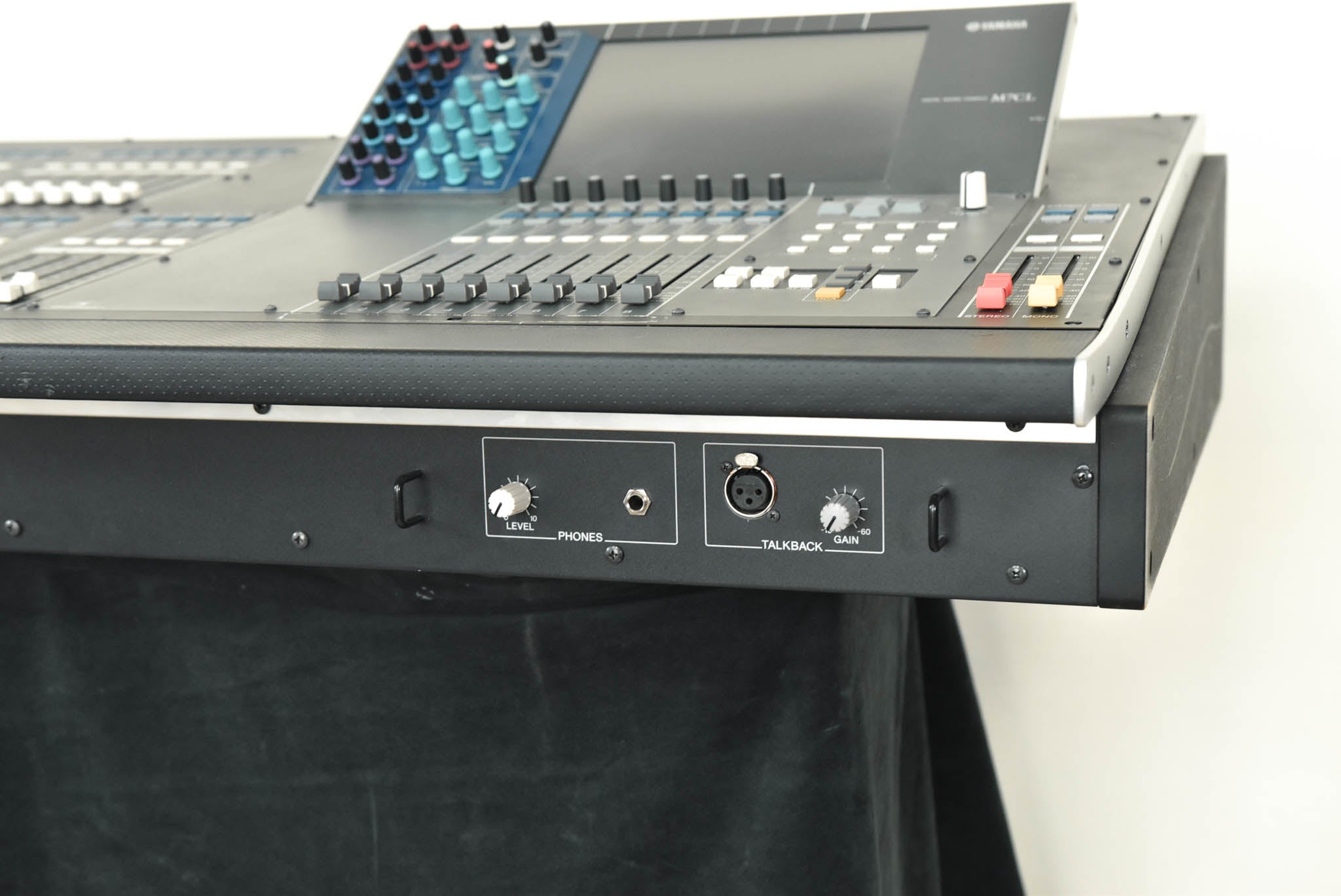 Yamaha M7CL-32 32-Channel Digital Audio Mixing Console