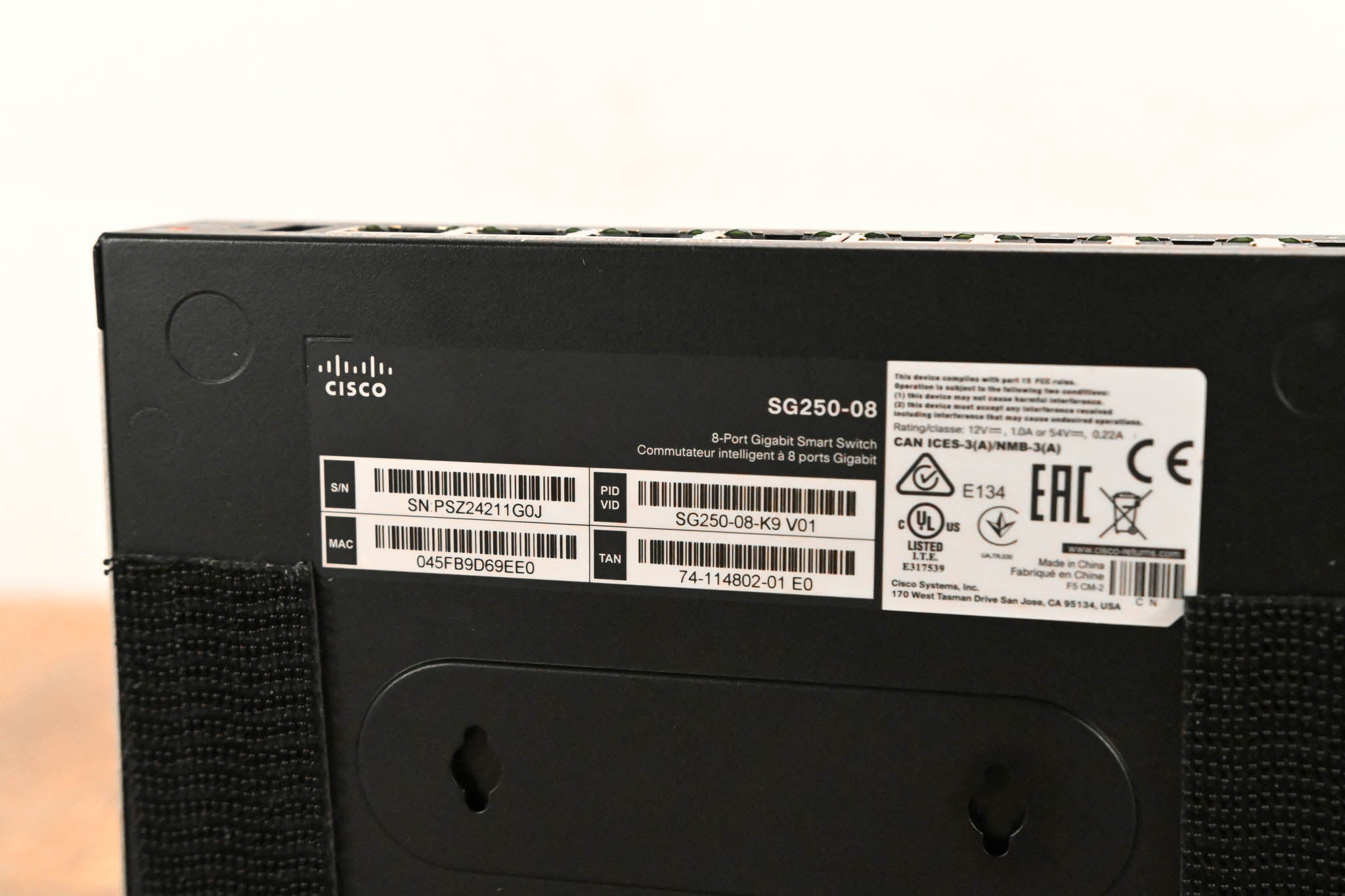 Cisco SG250-08 8-Port Gigabit Smart Switch (NO POWER SUPPLY)
