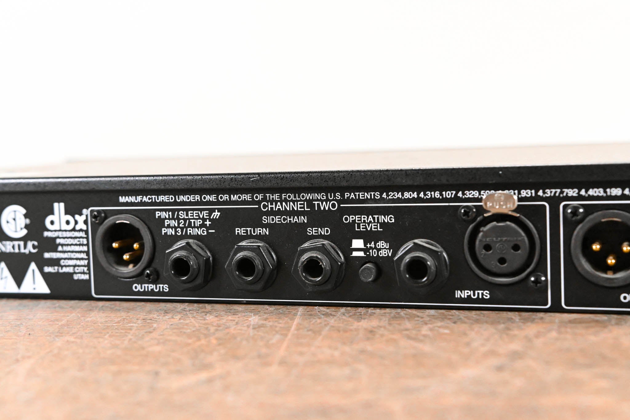 dbx 1066 2-Channel Compressor/Limiter/Gate