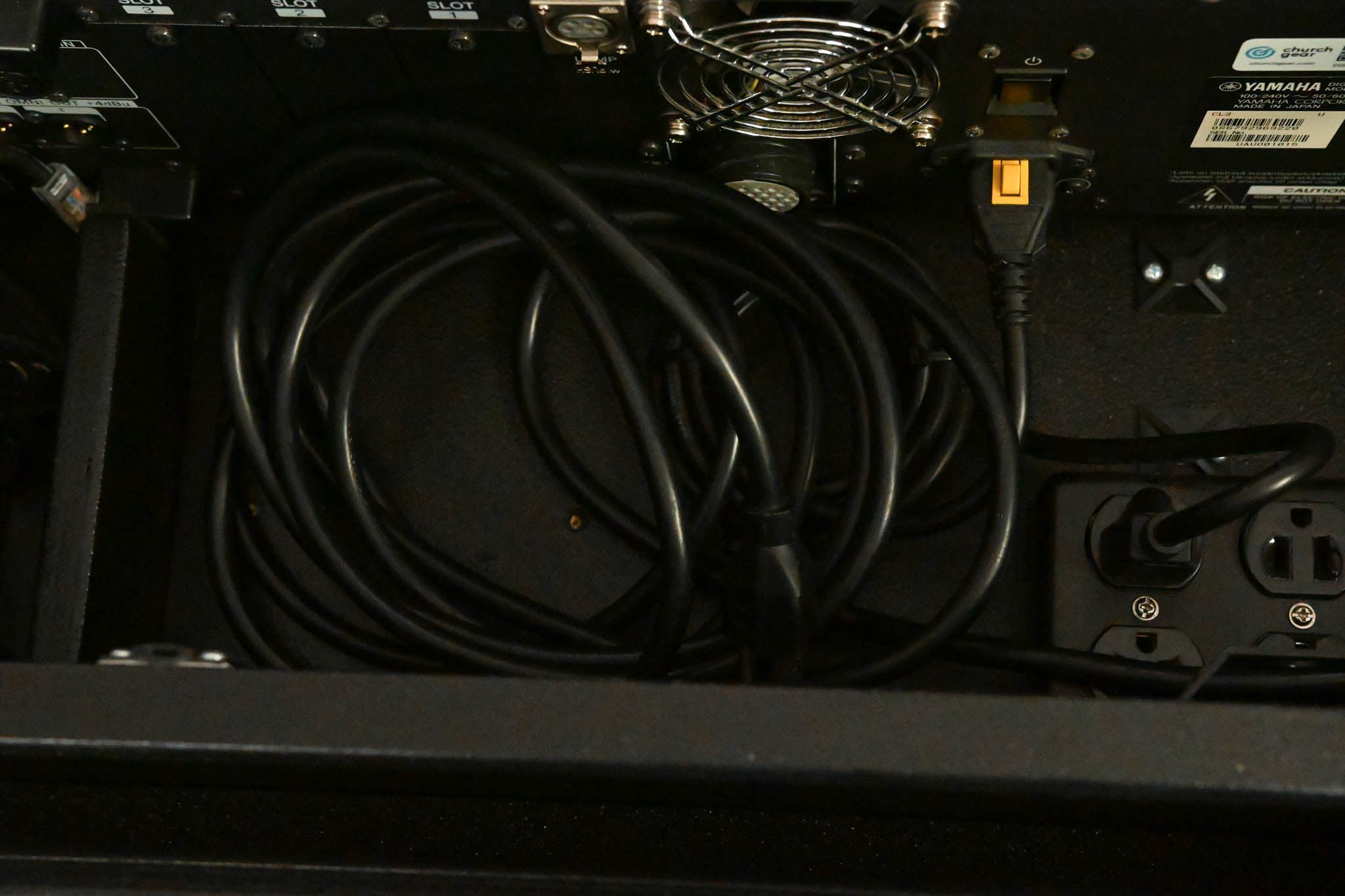 Yamaha CL3 Digital Audio Mixing Console with Road Case