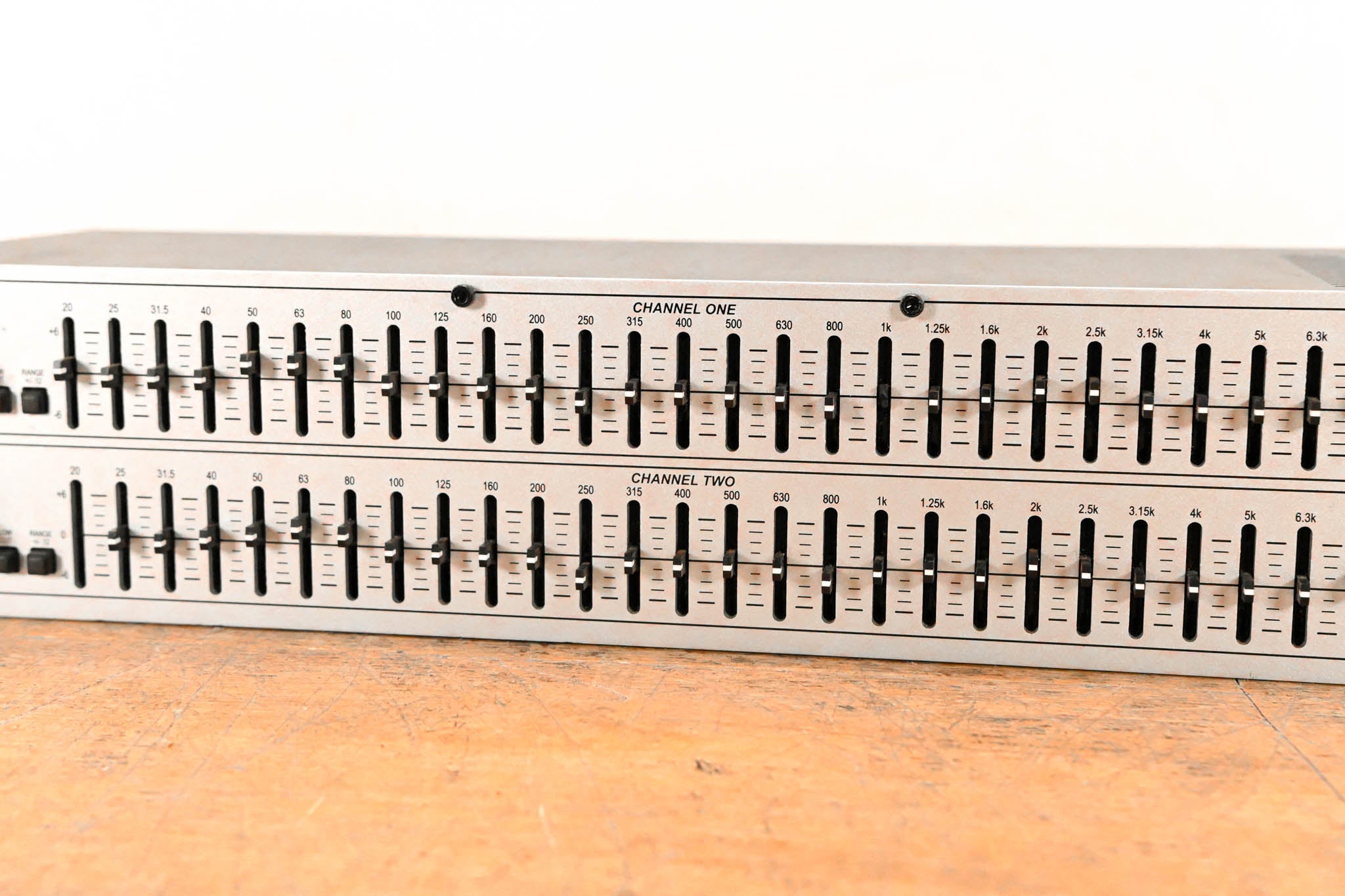 dbx 231s Two-Channel 31-Band Equalizer