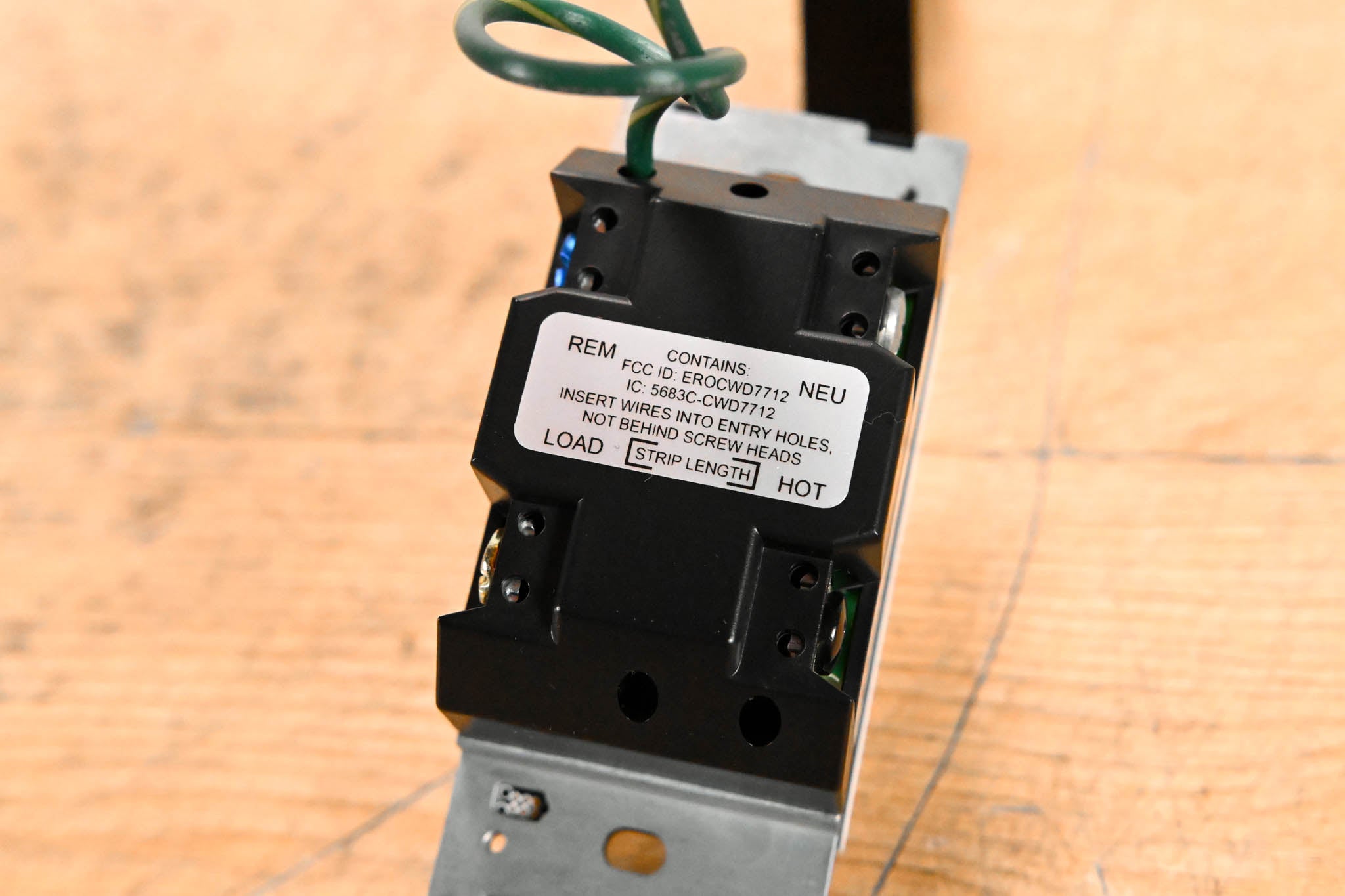 Crestron HZ-DIMUEX-W Horizon In-Wall Universal Phase Dimmer