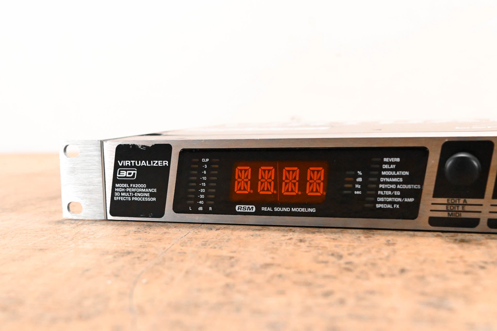 Behringer VIRTUALIZER 3D FX2000 3D Multi-Engine Effects Processor