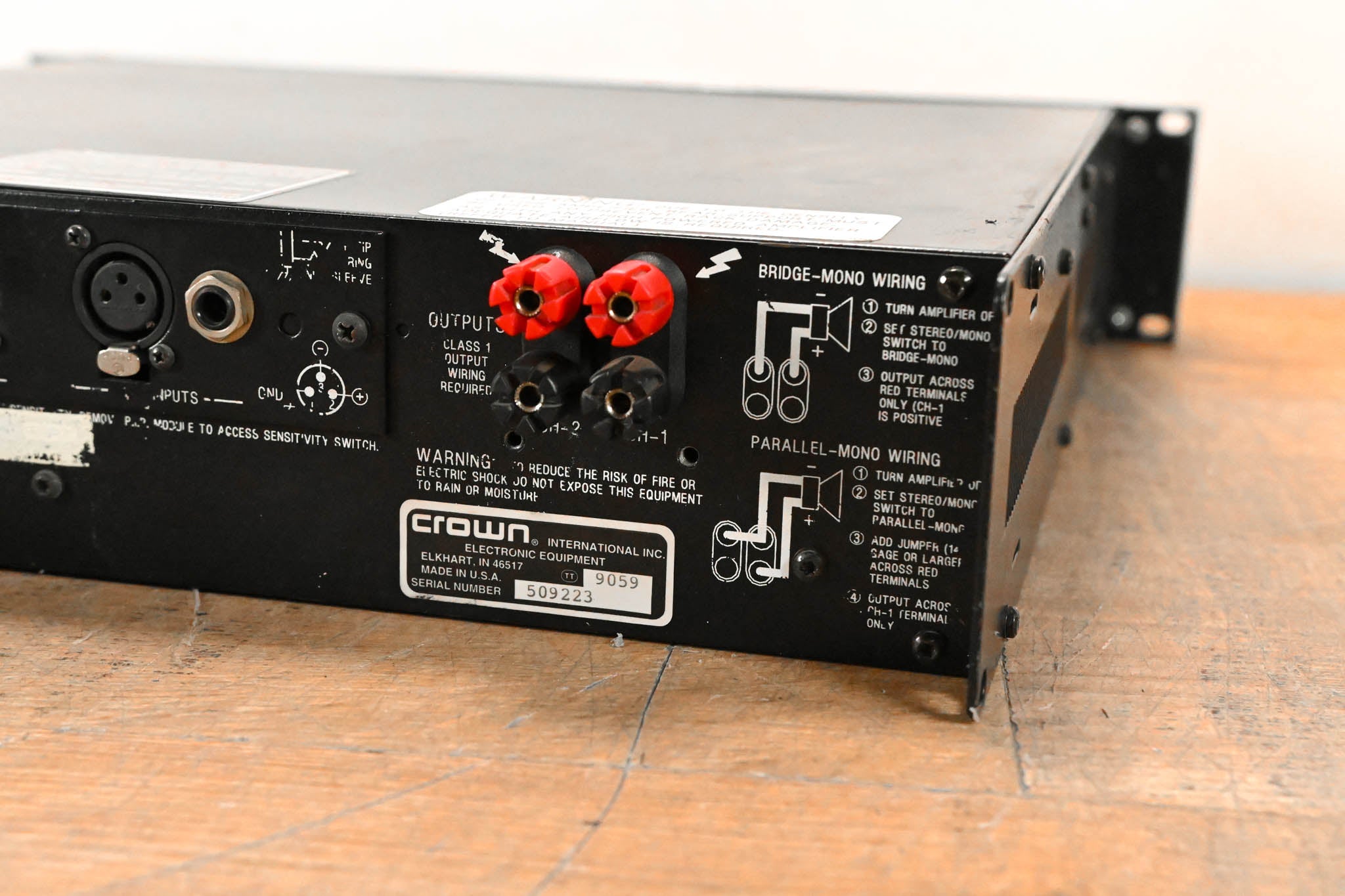 Crown Macro-Tech 2402 2-Channel Power Amplifier