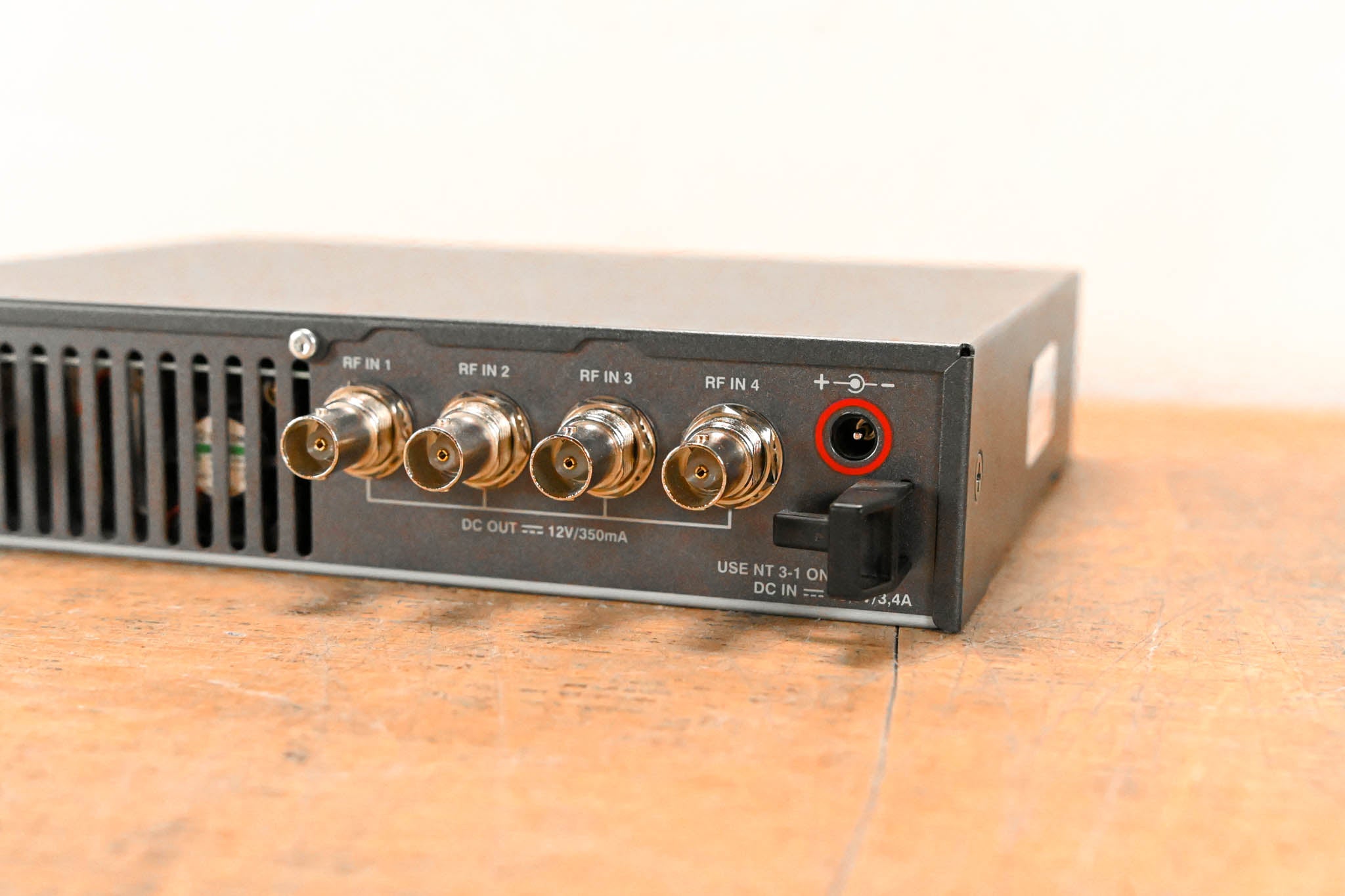 Sennheiser AC 3-US Antenna Combiner - 470-698 MHz (NO POWER SUPPLY)