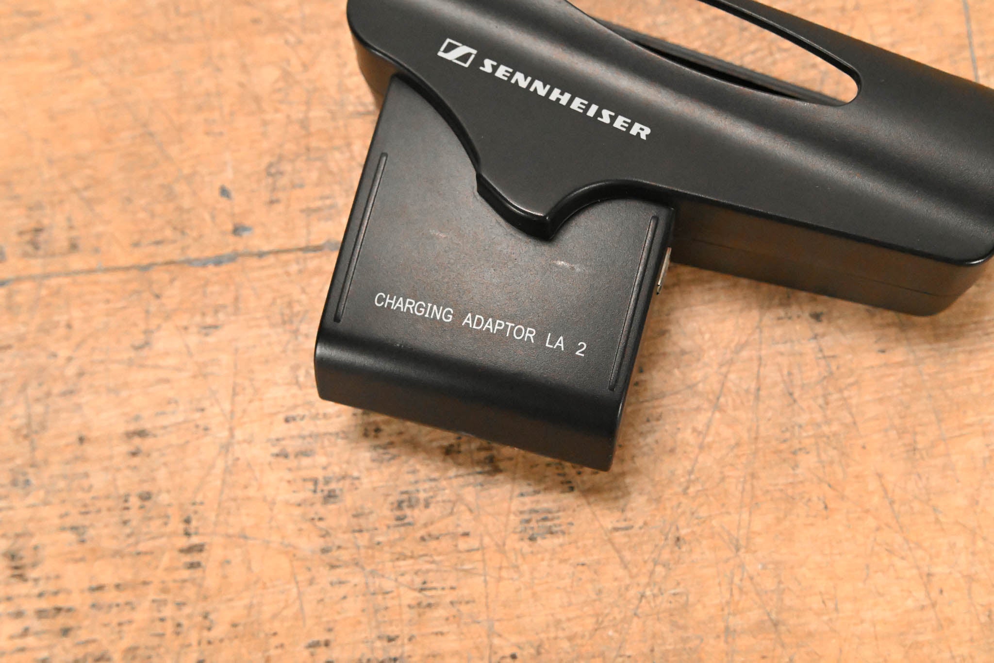 Sennheiser LA 2 Charging Adapter
