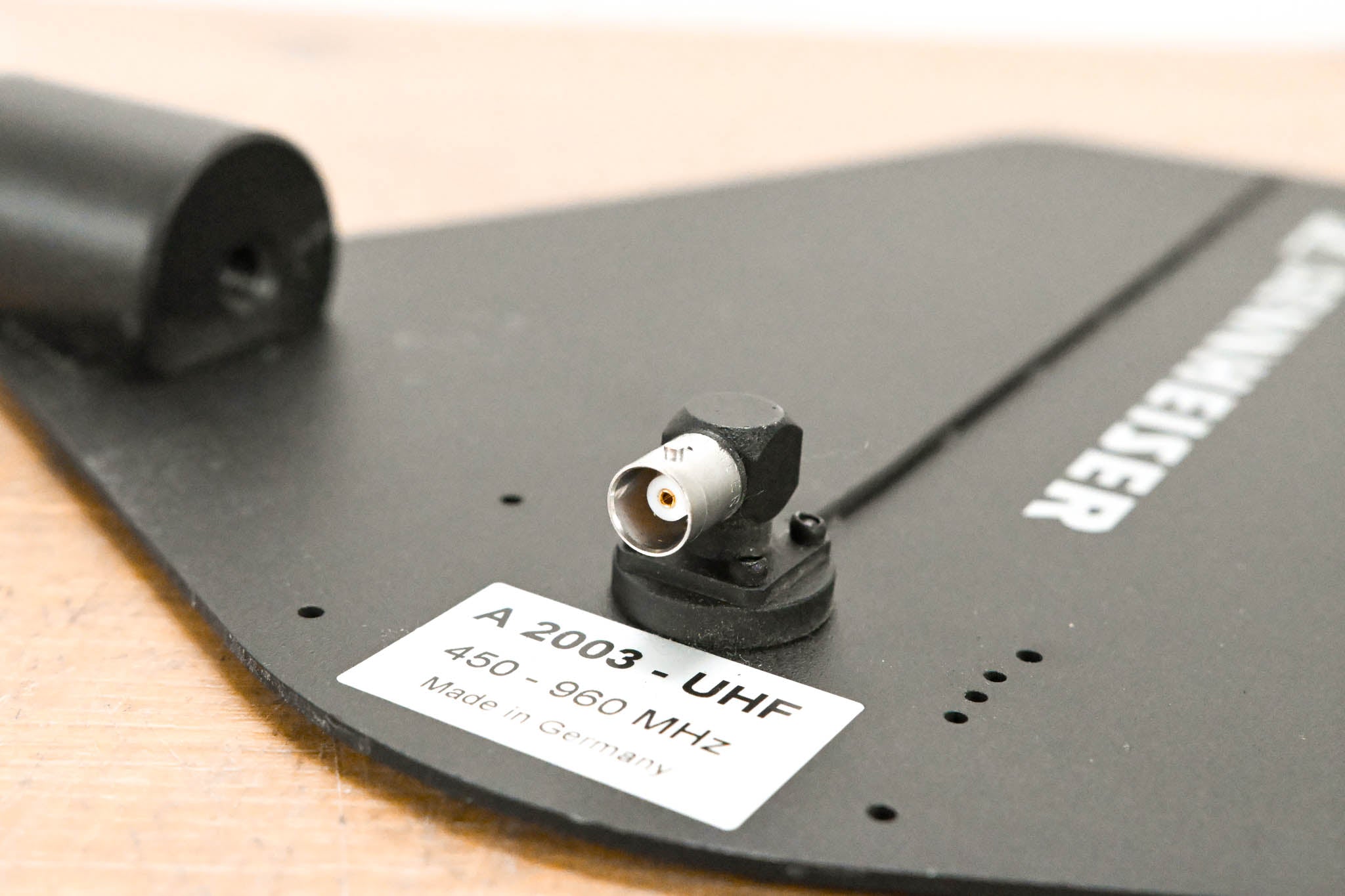 Sennheiser A 2003-UHF Passive Directional Antenna
