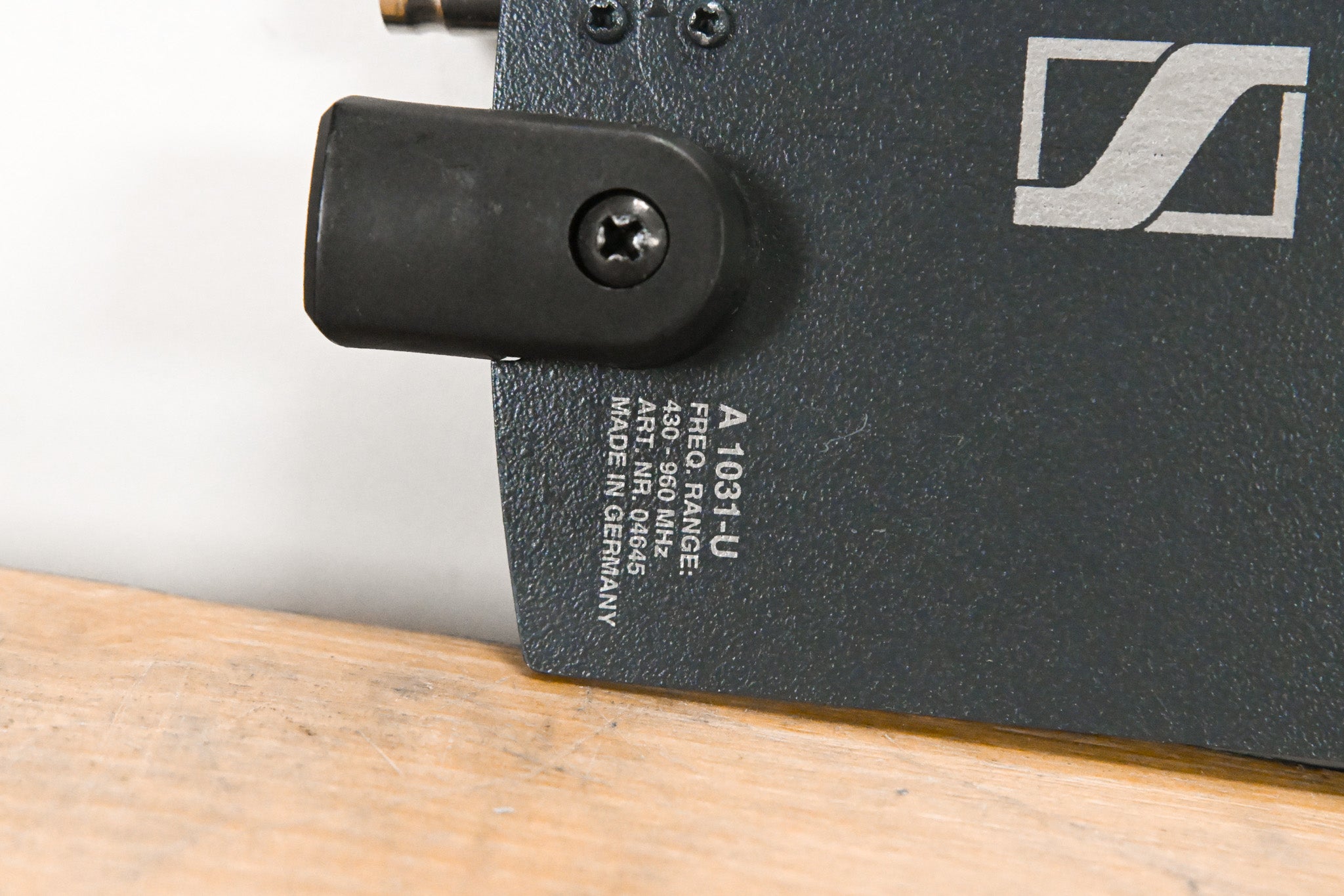 Sennheiser A 1031-U Omnidirectional UHF Antenna