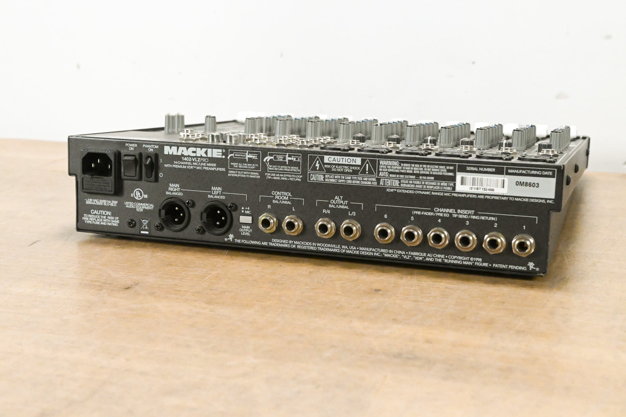 Mackie 1402-VLZ PRO 14-Channel Analog Mixing Console