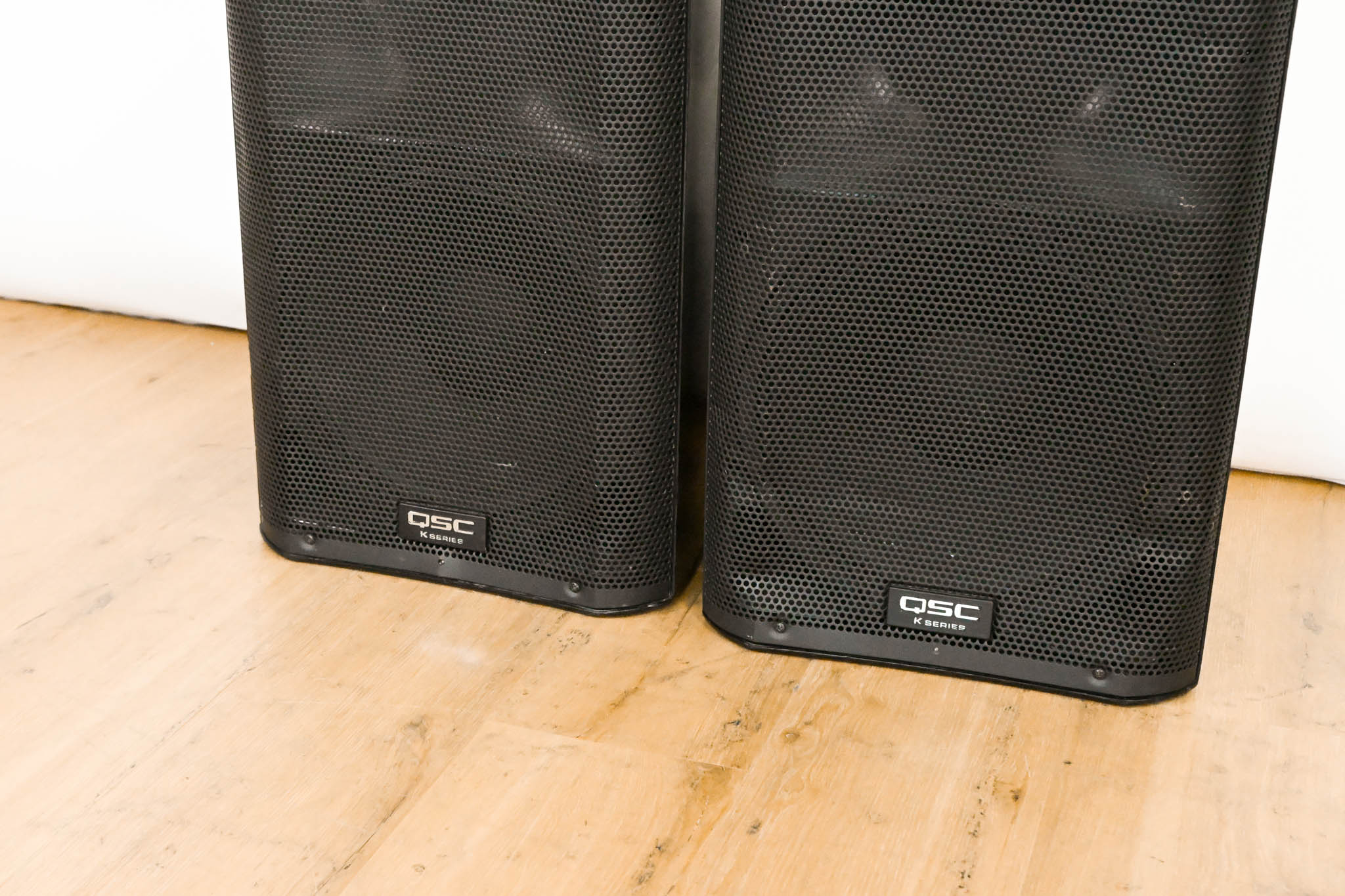 QSC K12 2-Way 1000W Powered Lightweight Loudspeaker (PAIR)