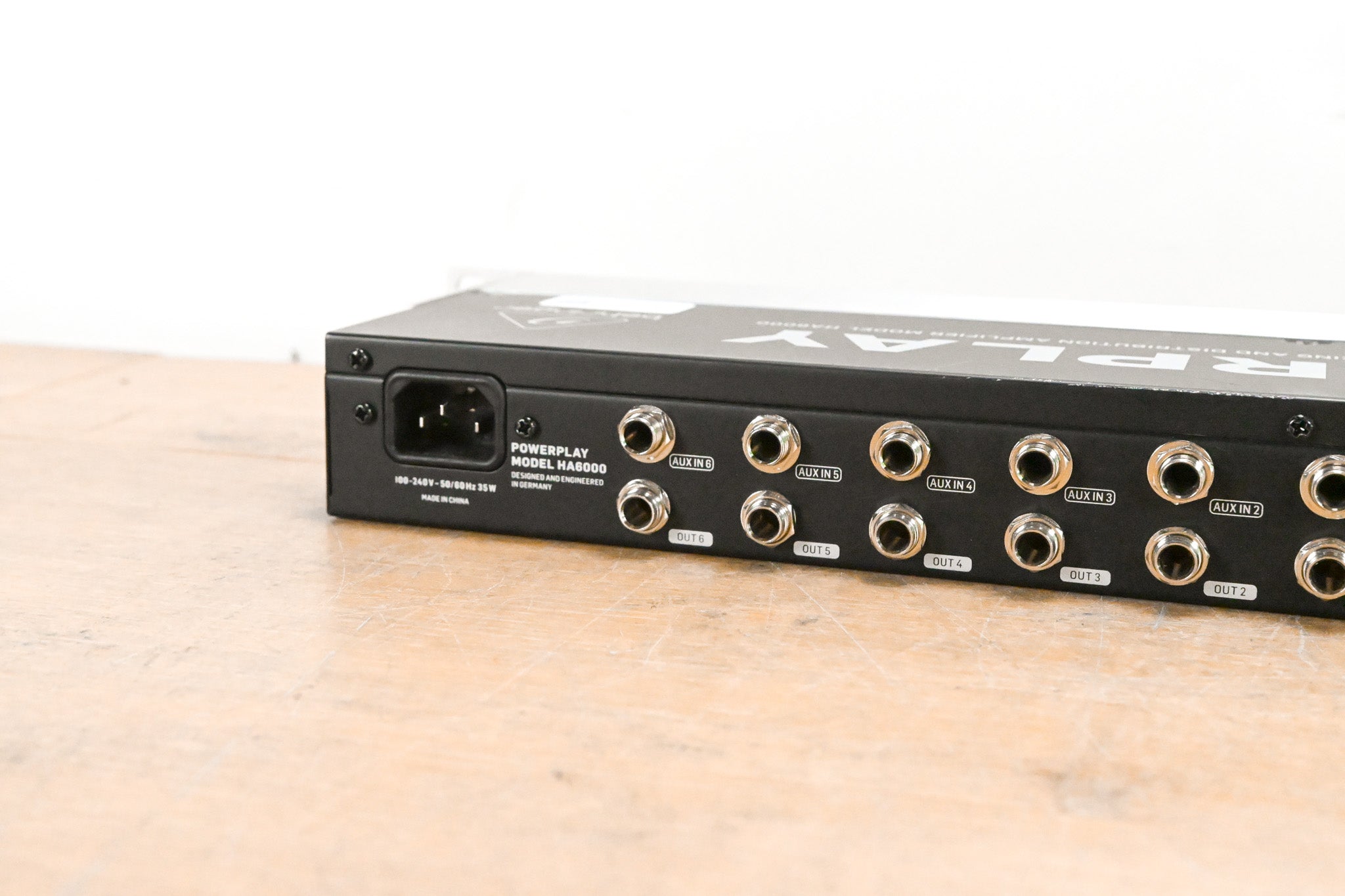 Behringer POWERPLAY HA6000 6-CH Headphone Mixing/Distribution Amplifier