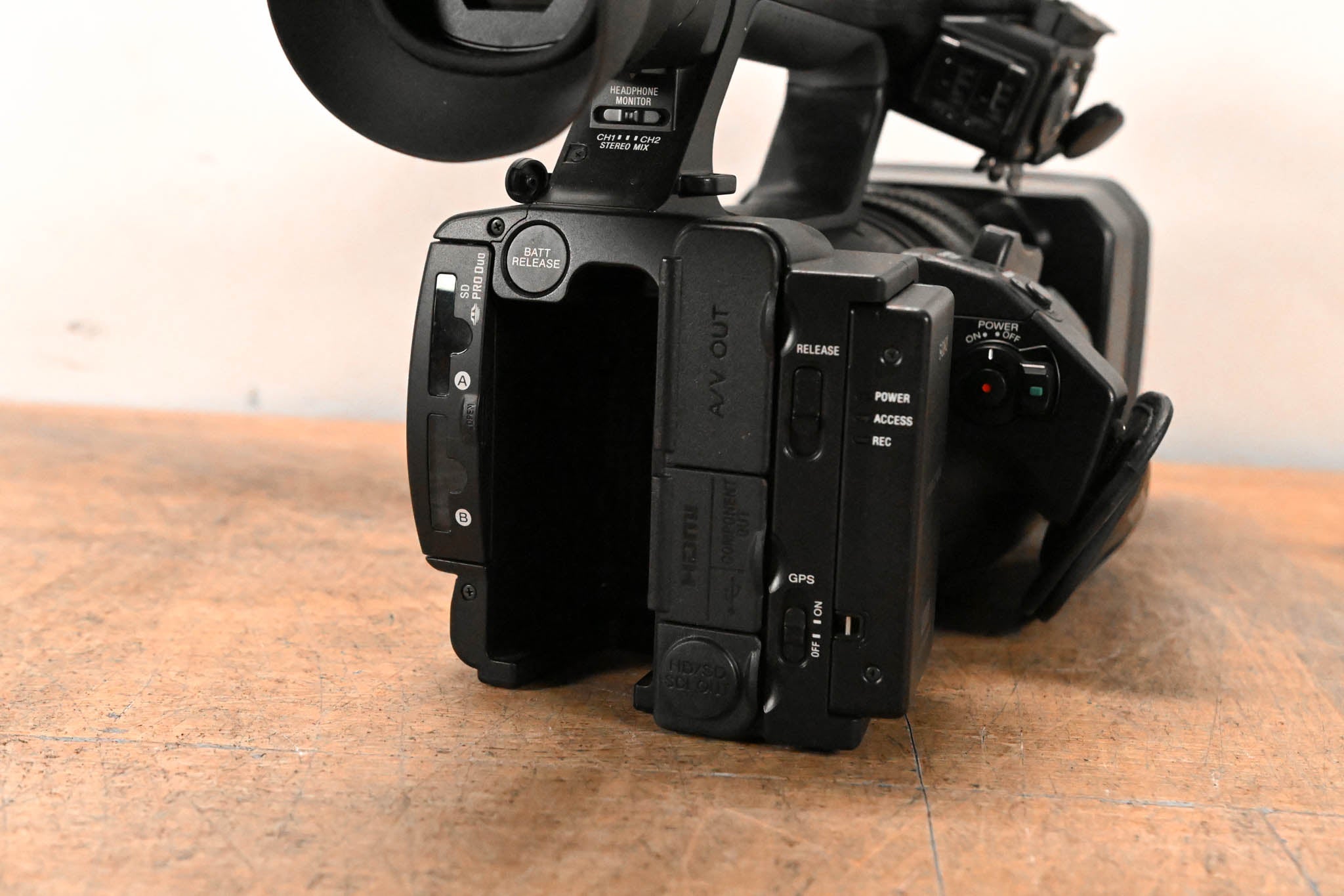 Sony HXR-NX5U NXCAM Professional Camcorder