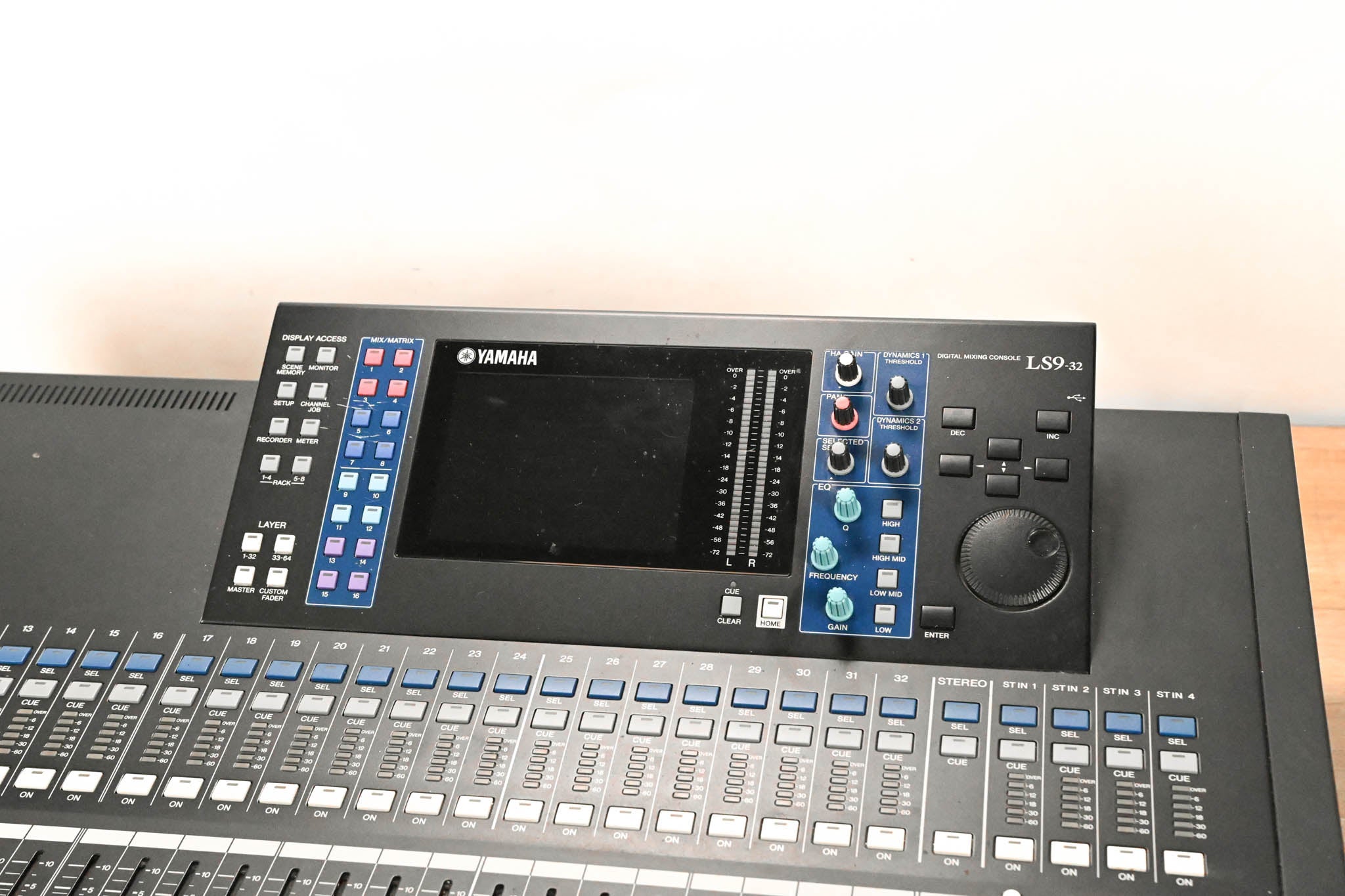 Yamaha LS9-32 32-Input Digital Mixing Console