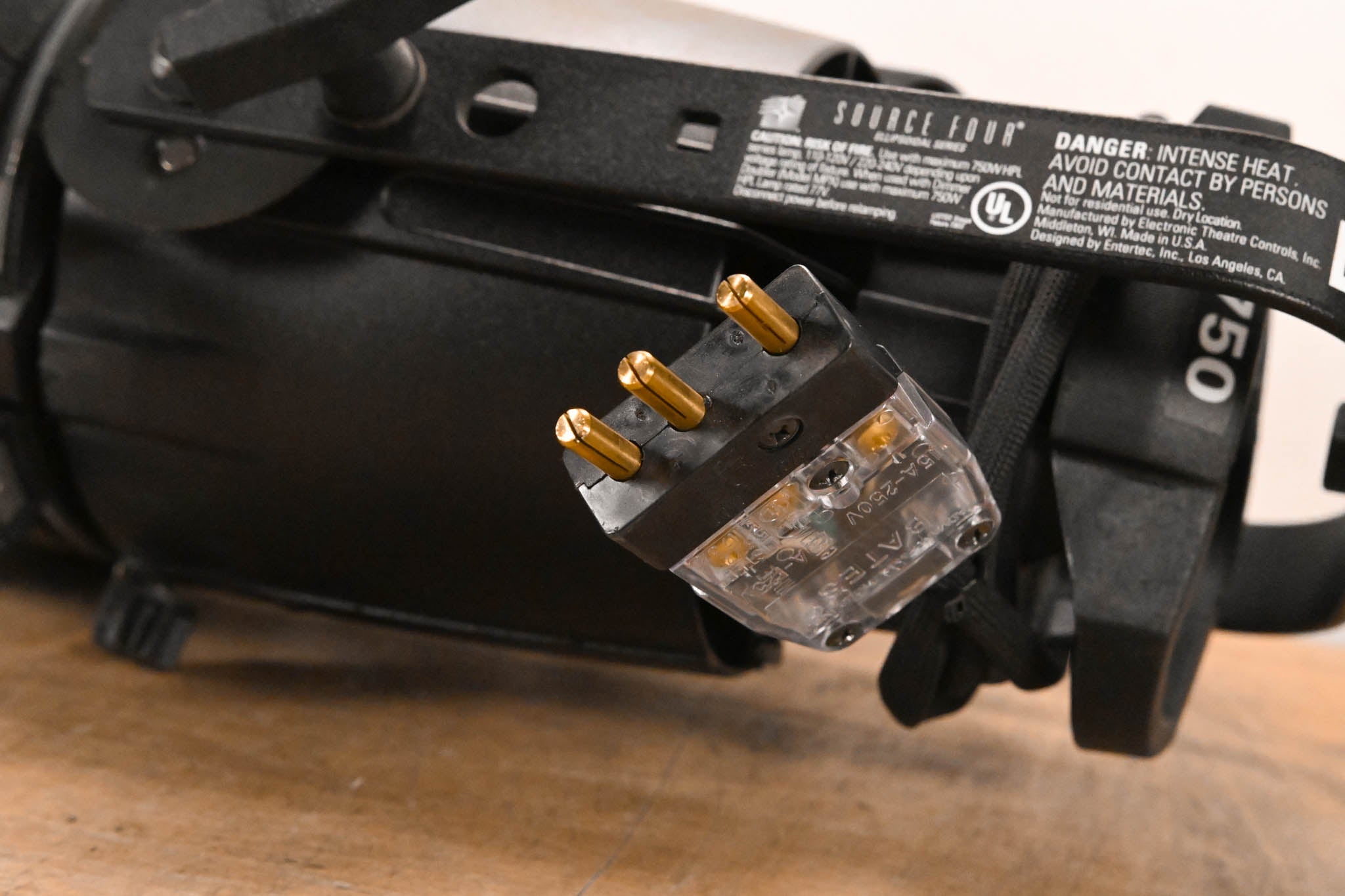 ETC Source Four Zoom 15-30 Degree 750 Ellipsoidal Light