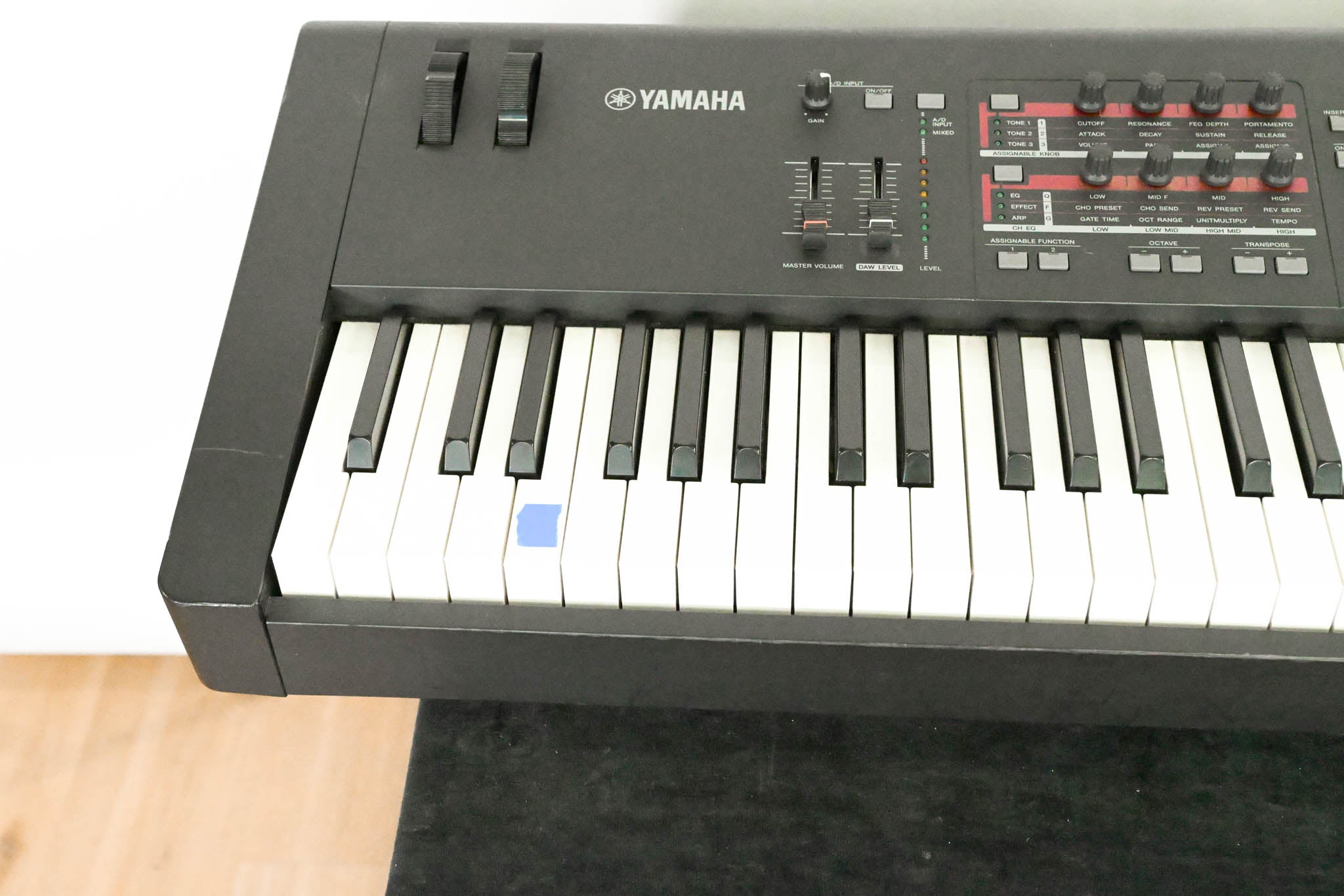 Yamaha MOX8 88-Key Synthesizer Workstation (NO POWER SUPPLY)